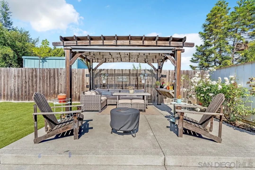 3911 Vista Grande Dr.