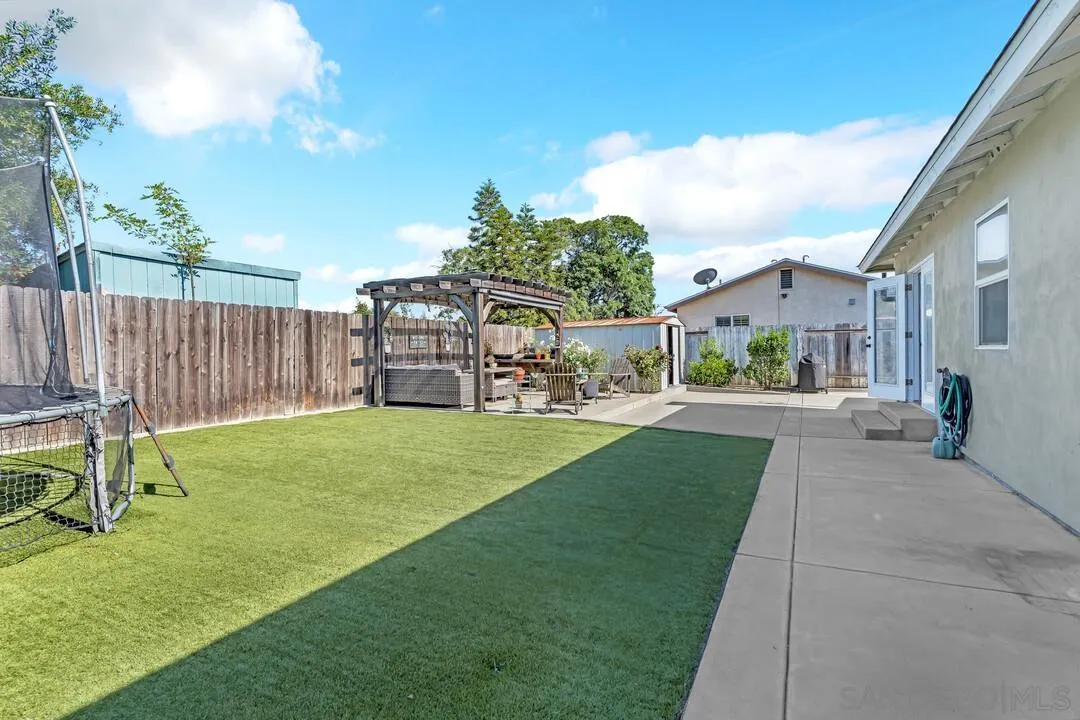 3911 Vista Grande Dr.