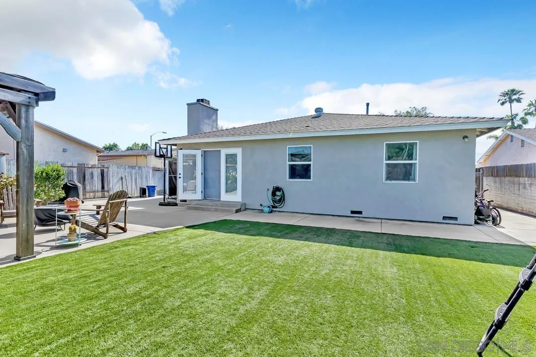 3911 Vista Grande Dr.