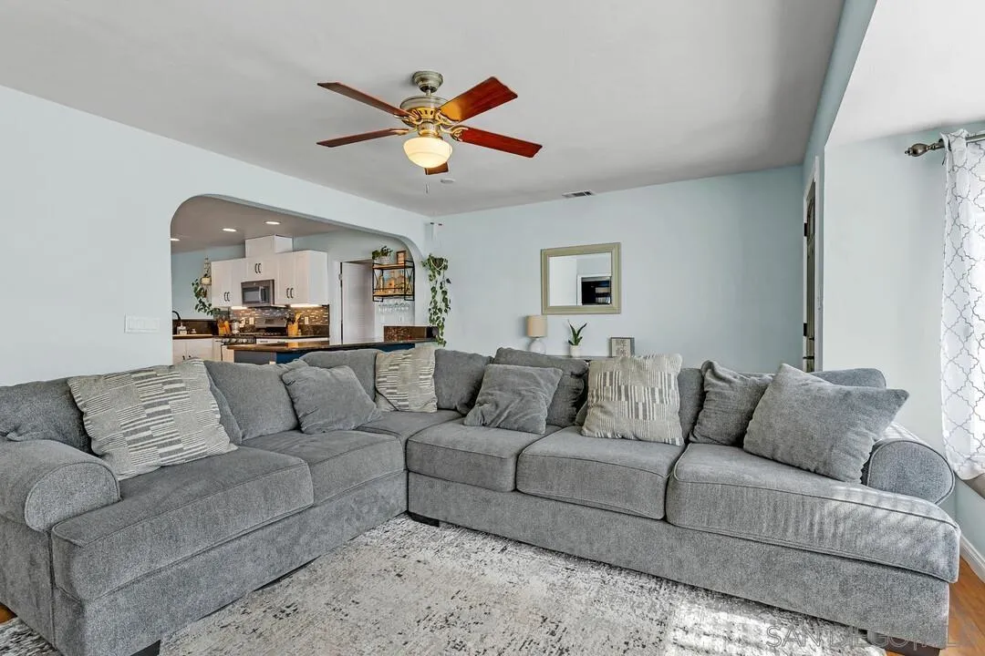 3911 Vista Grande Dr.