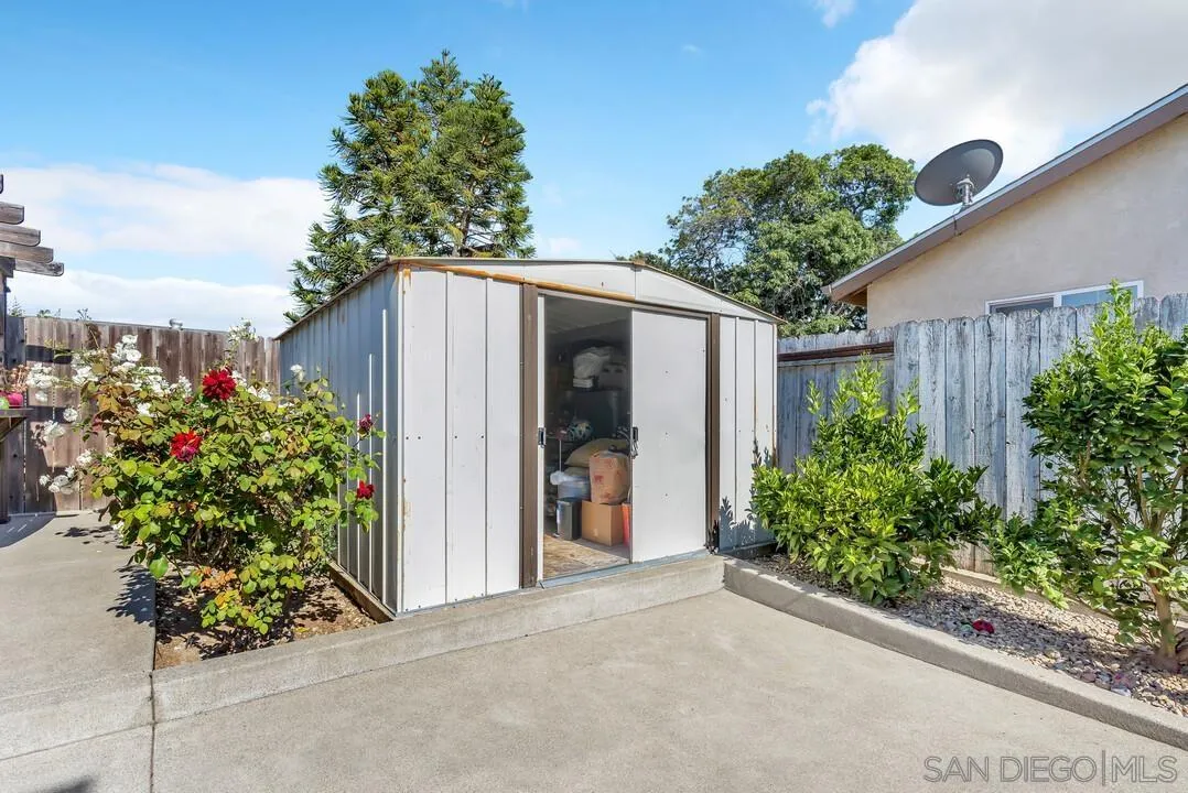 3911 Vista Grande Dr.