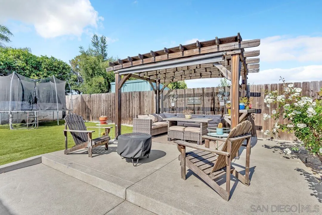 3911 Vista Grande Dr.