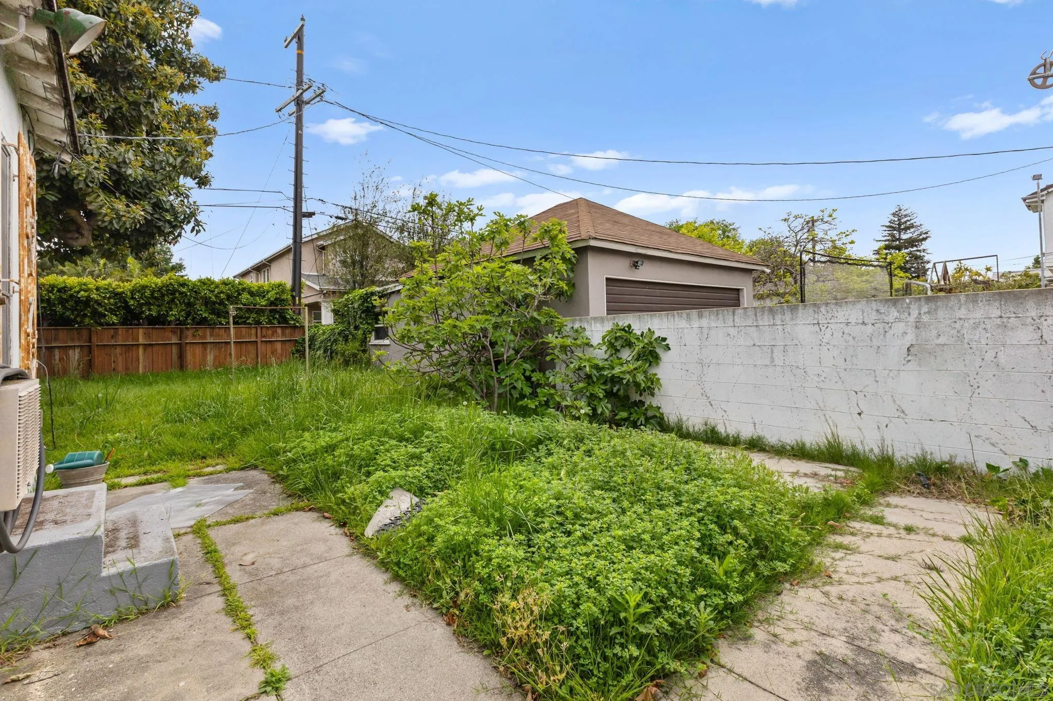2755 Kelton