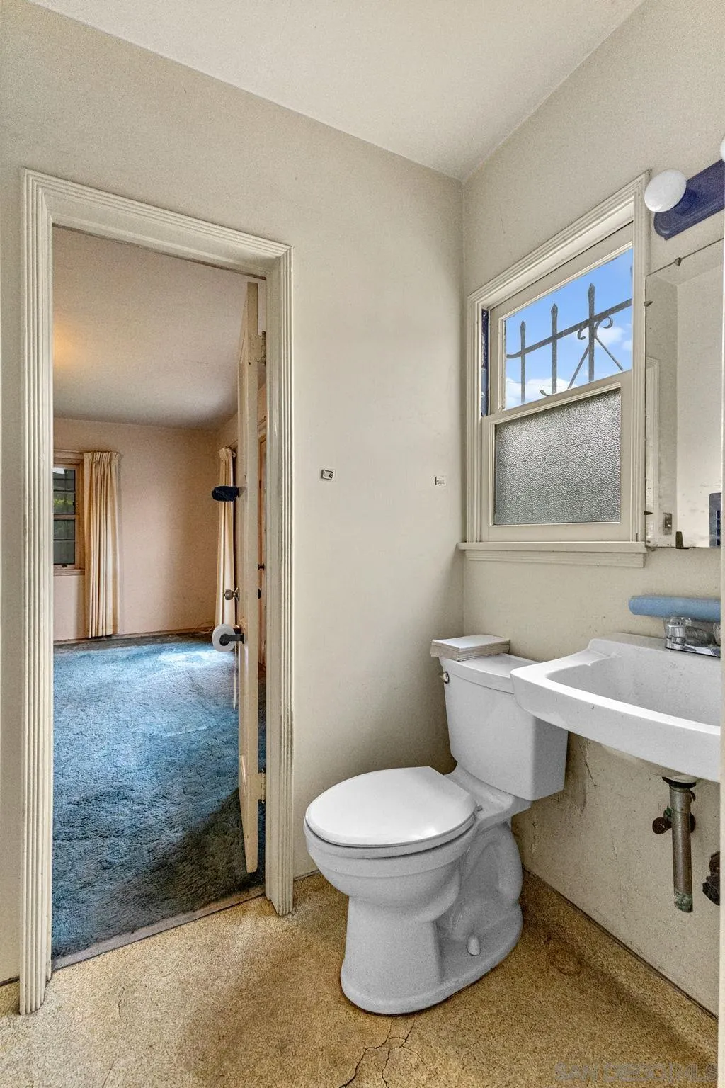 2755 Kelton