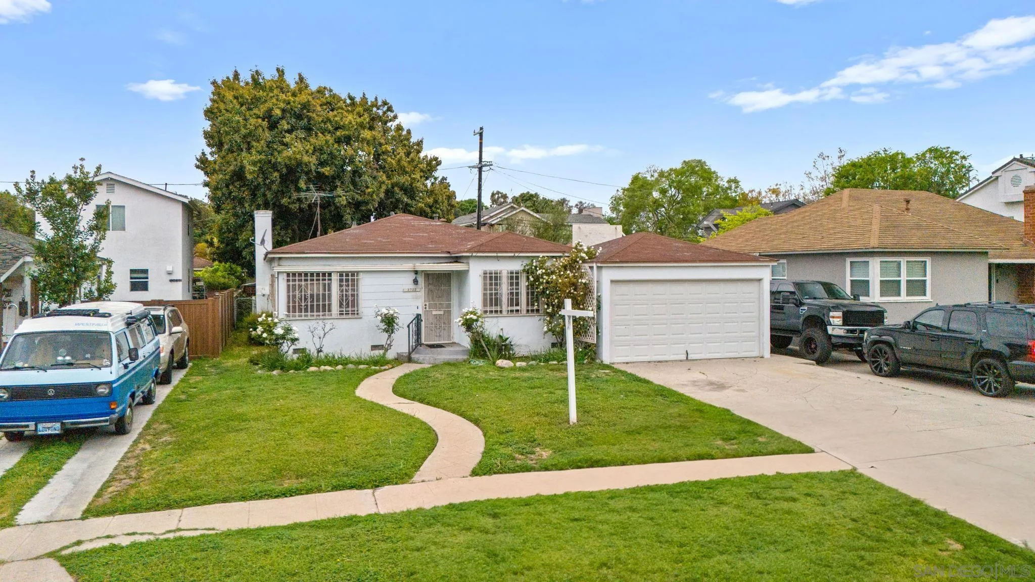 2755 Kelton