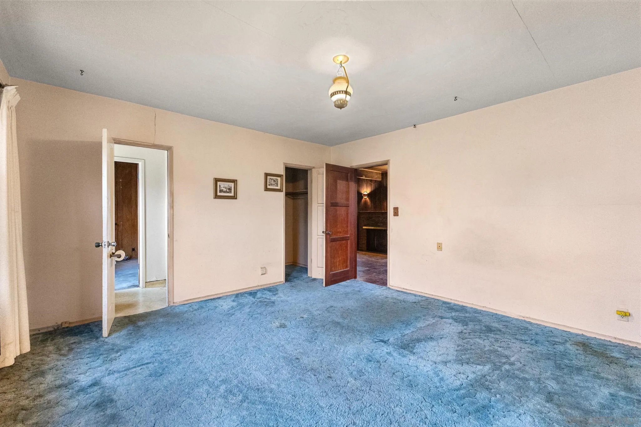 2755 Kelton