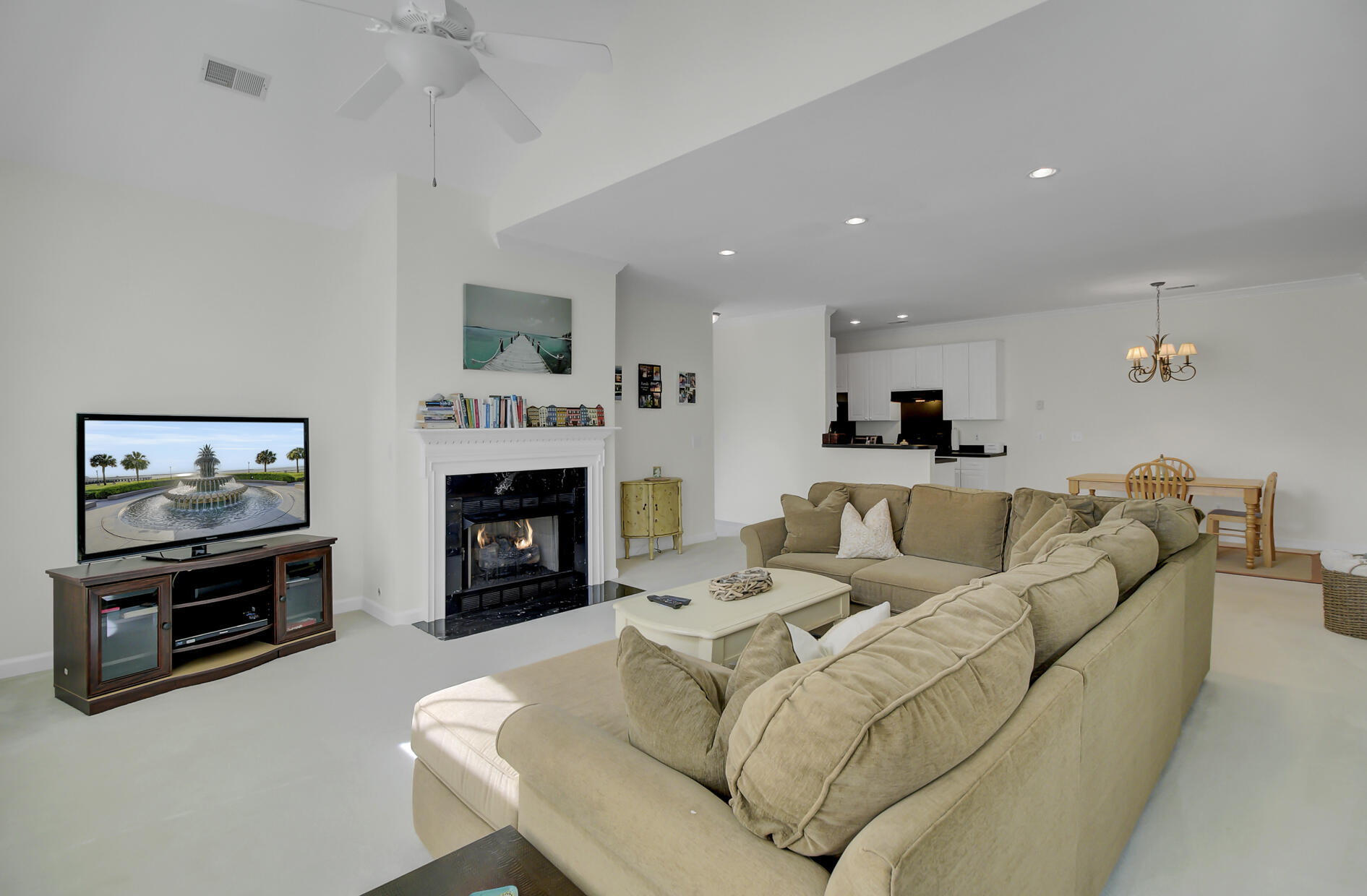 1652 Camfield Lane