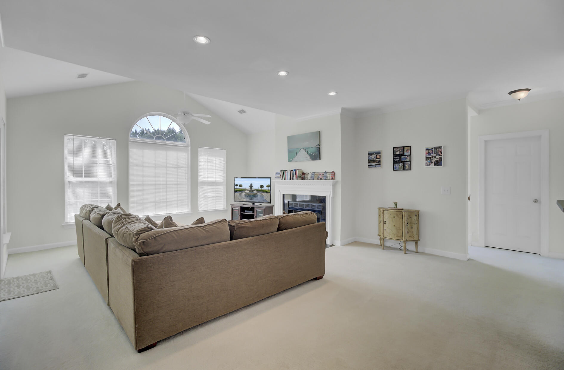 1652 Camfield Lane