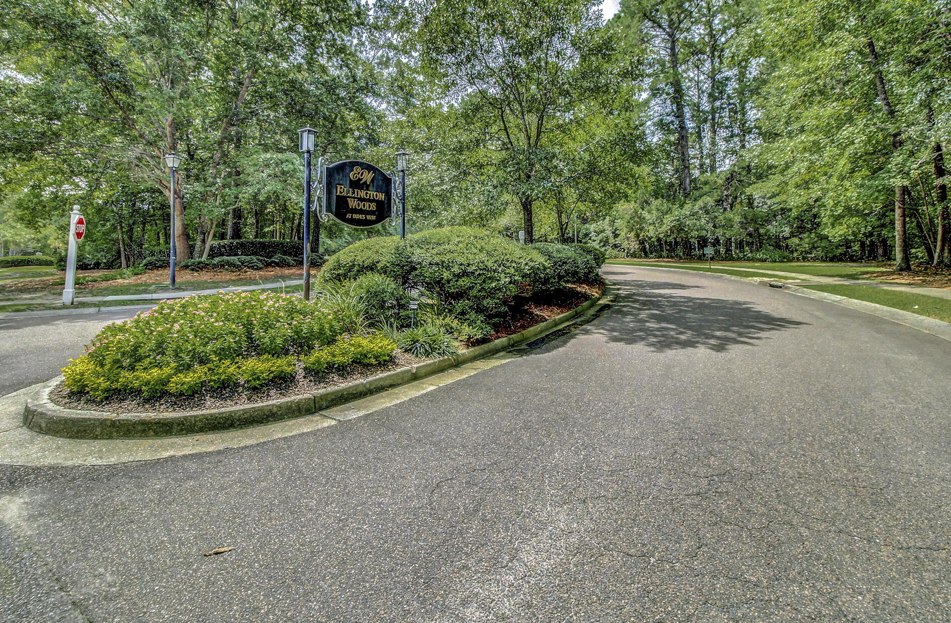 1652 Camfield Lane