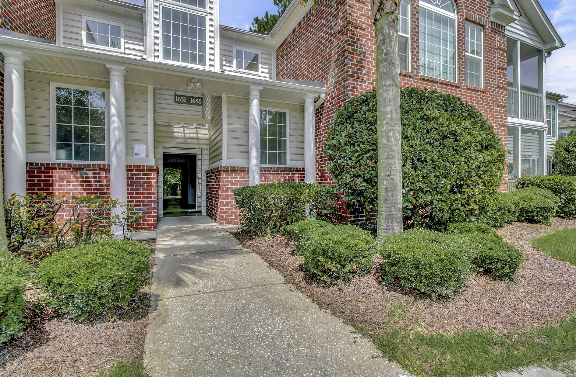 1652 Camfield Lane