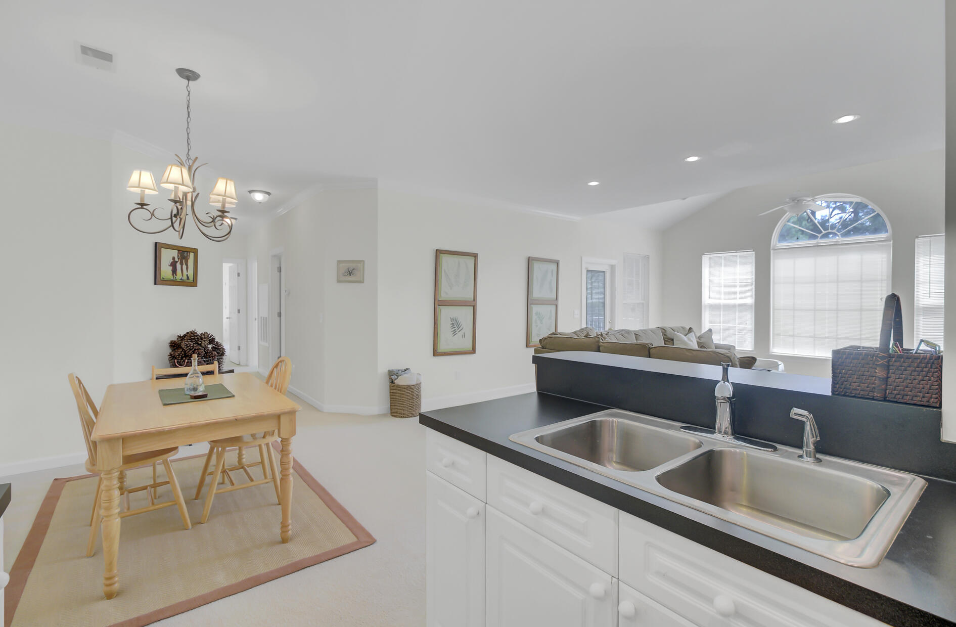 1652 Camfield Lane