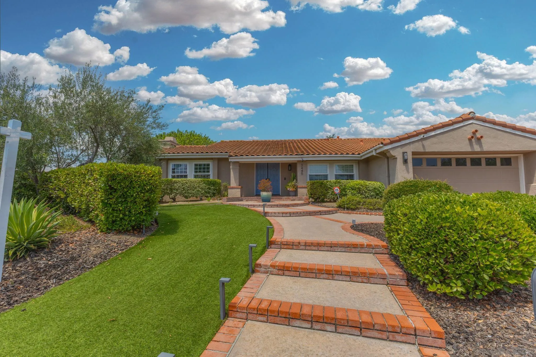 3445 Lomas Serenas Dr