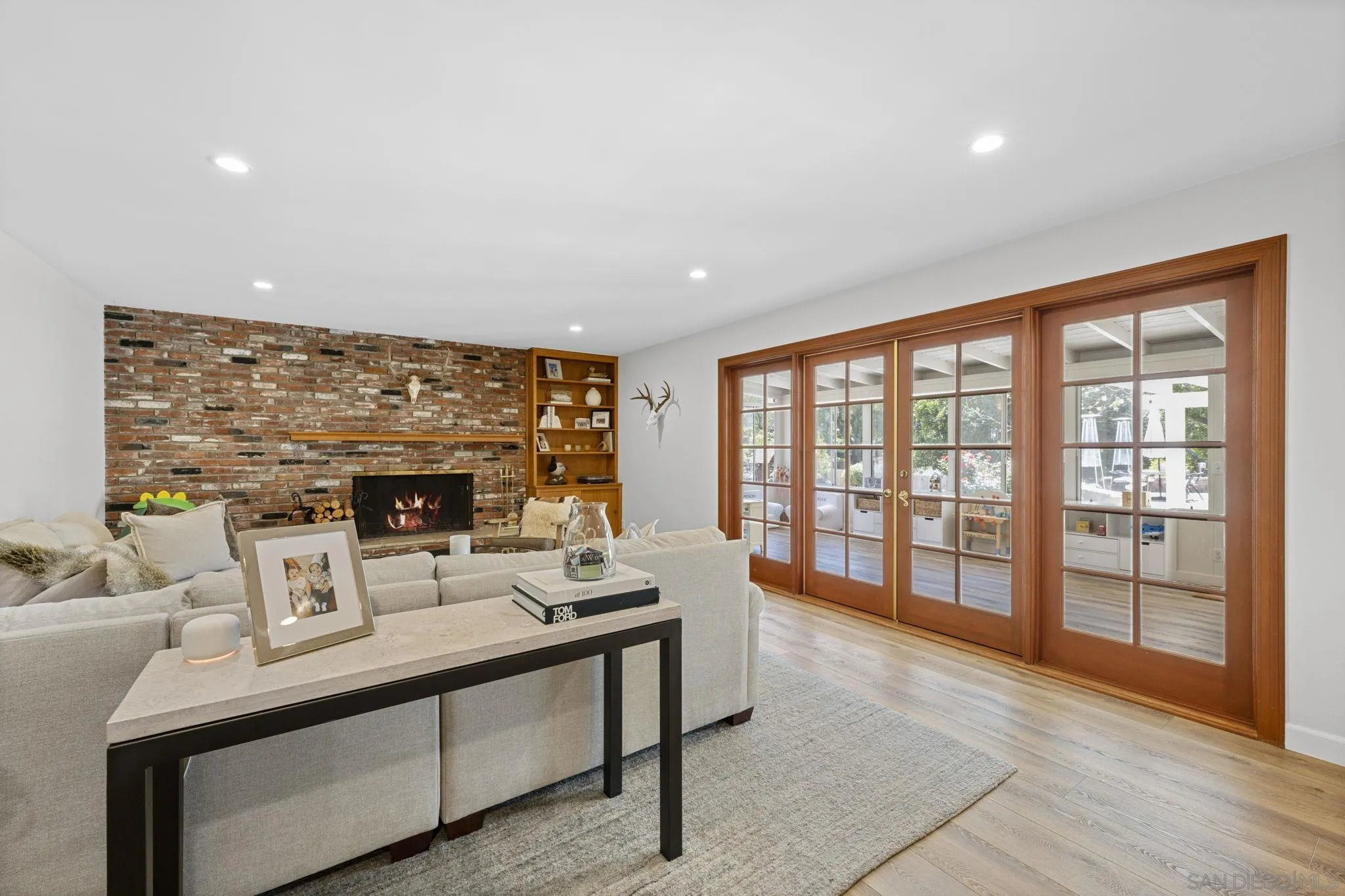 10933 Sunray Pl