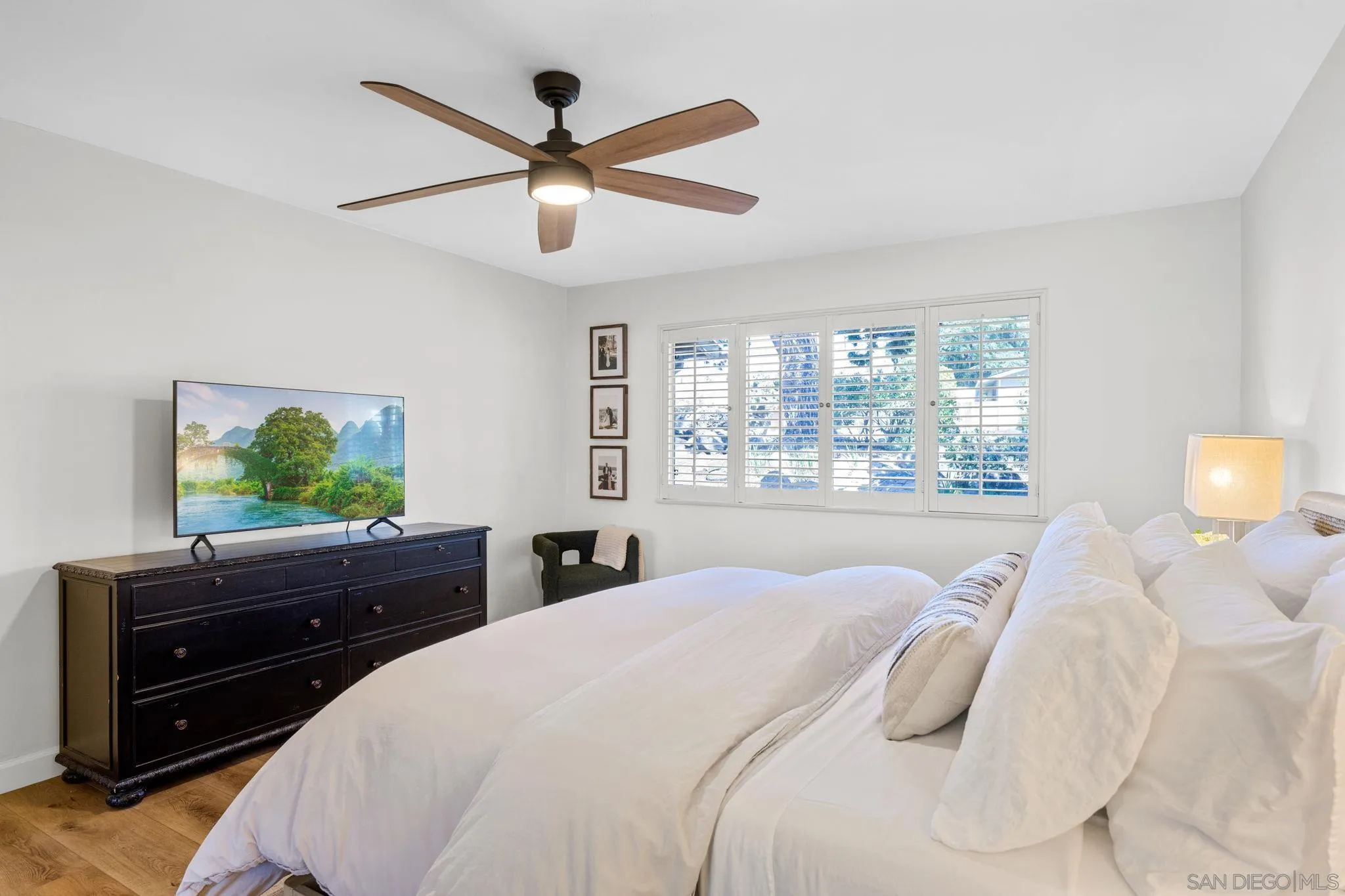 10933 Sunray Pl