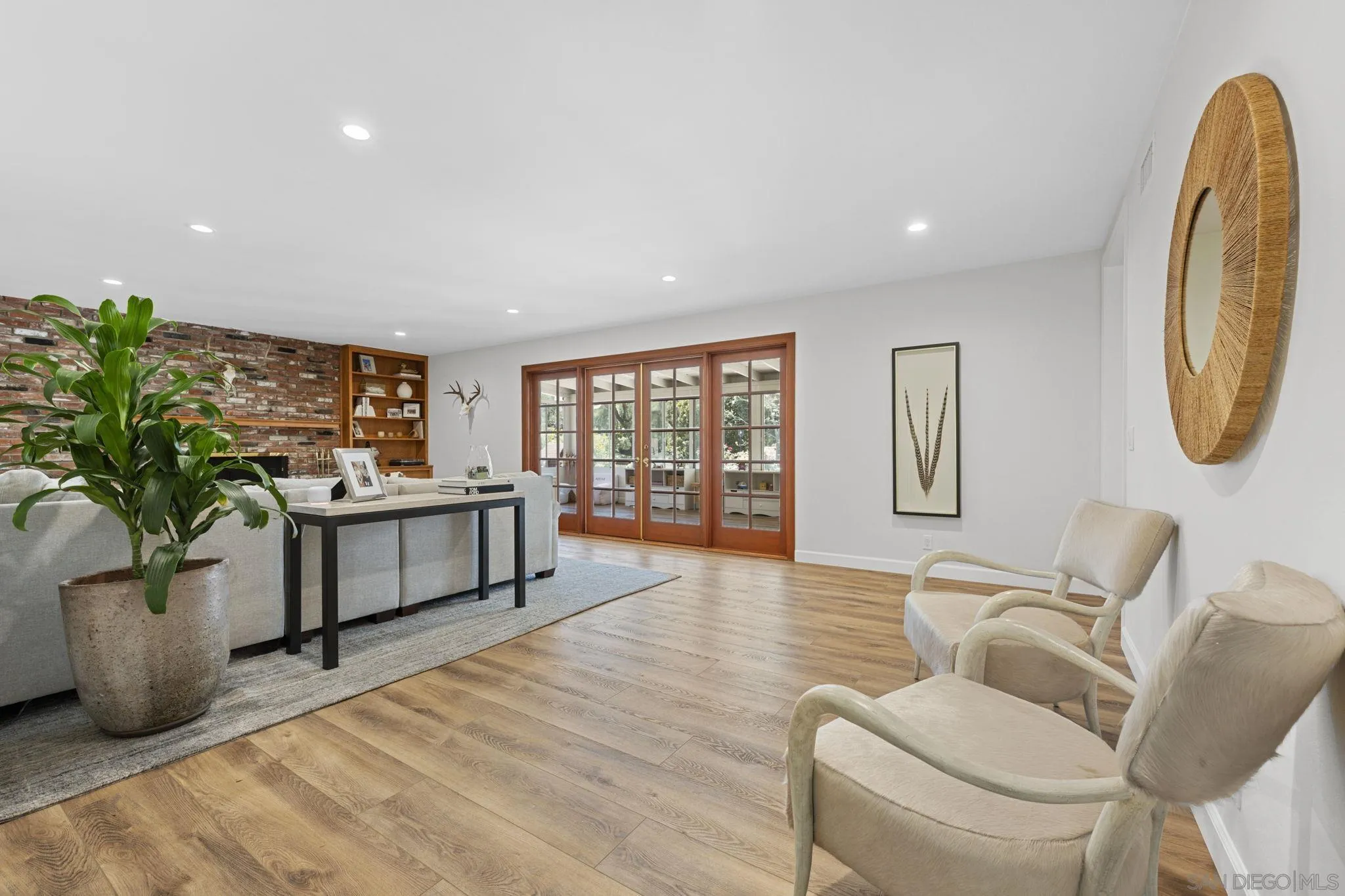 10933 Sunray Pl