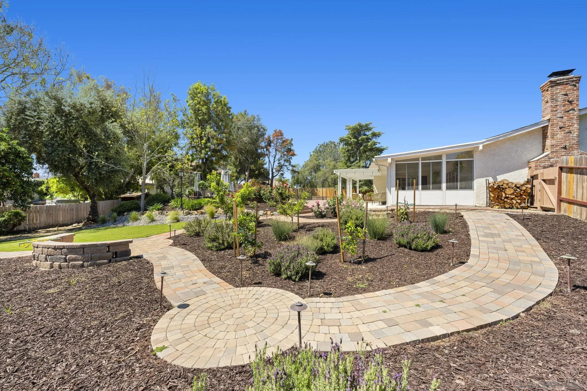 10933 Sunray Pl