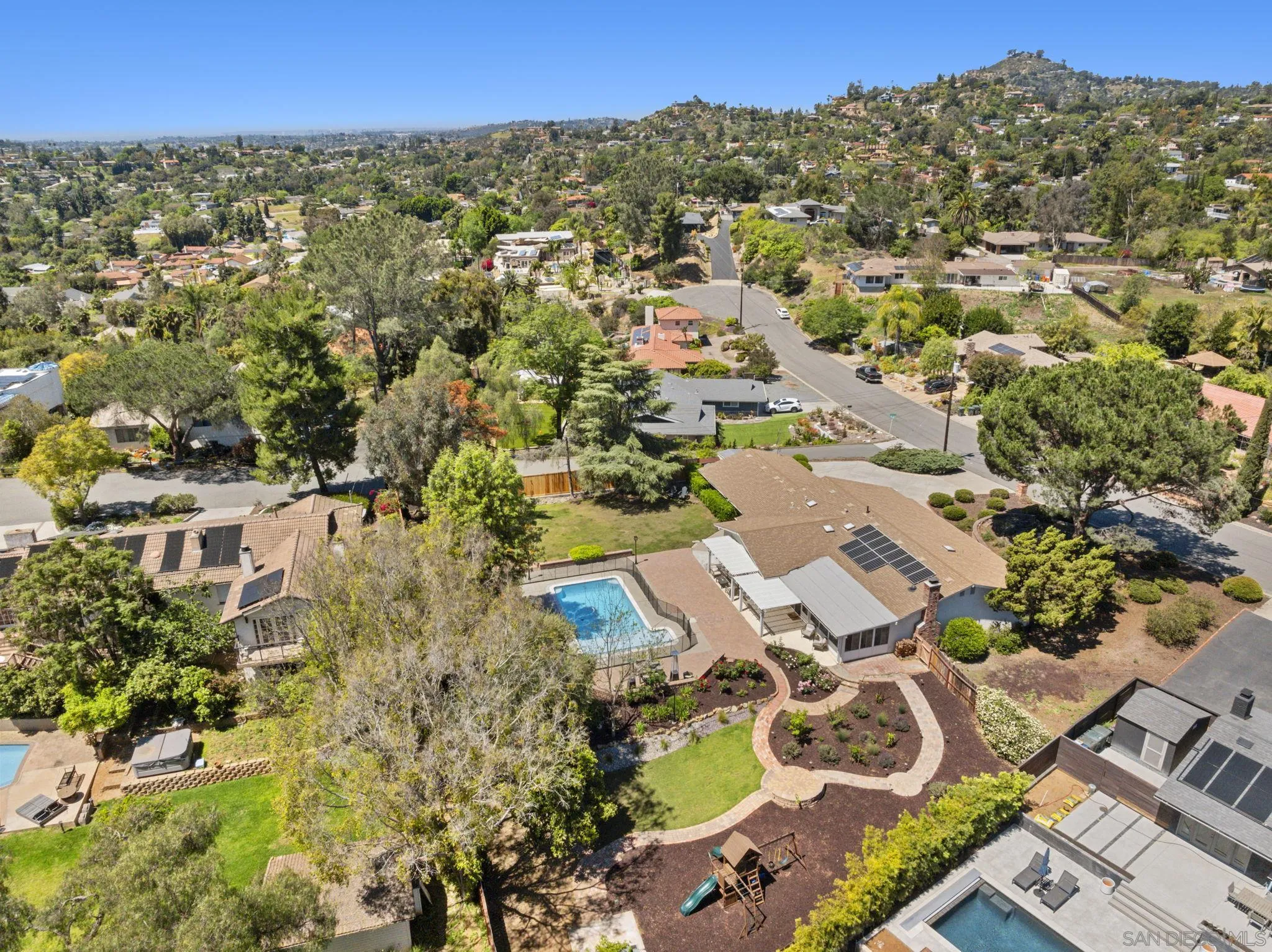 10933 Sunray Pl