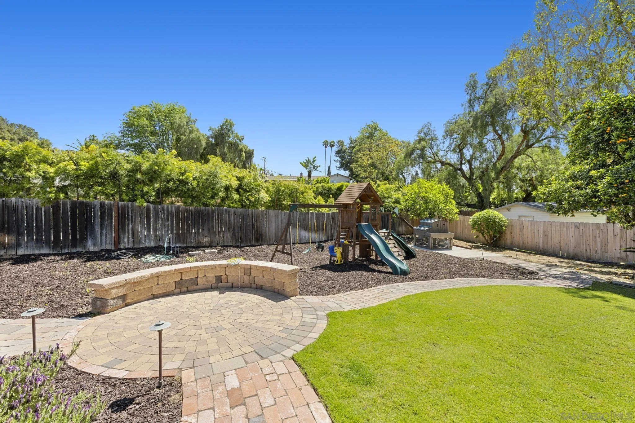 10933 Sunray Pl