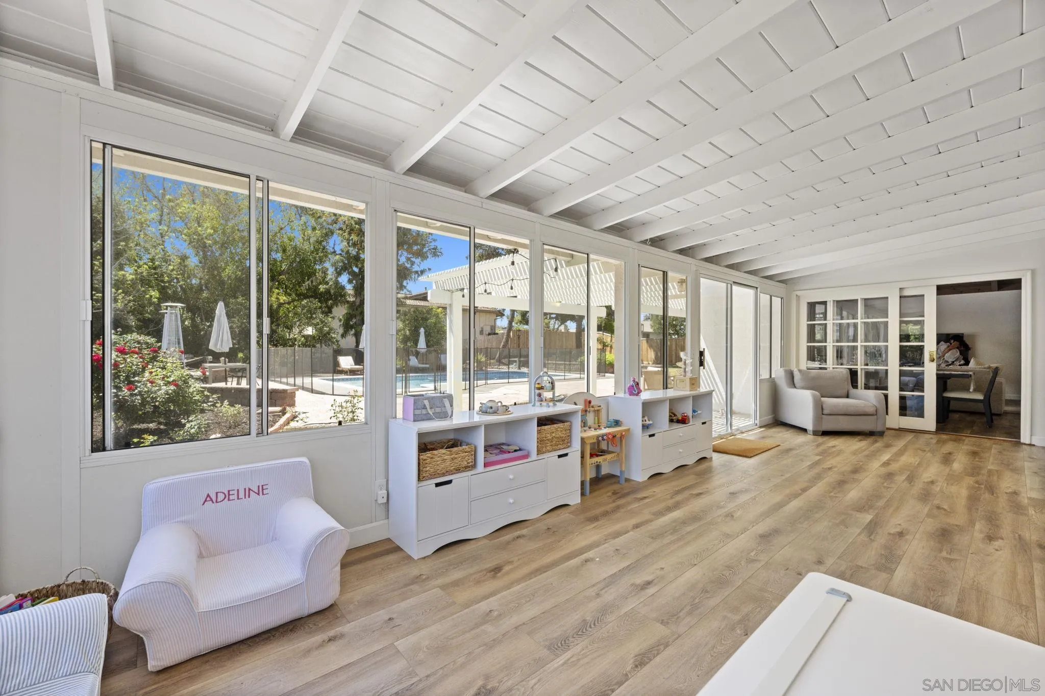10933 Sunray Pl