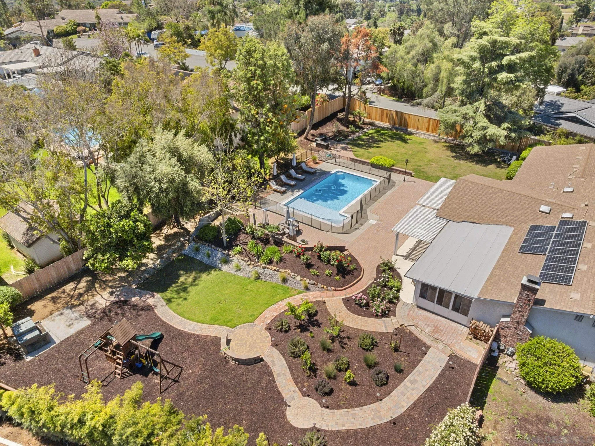 10933 Sunray Pl