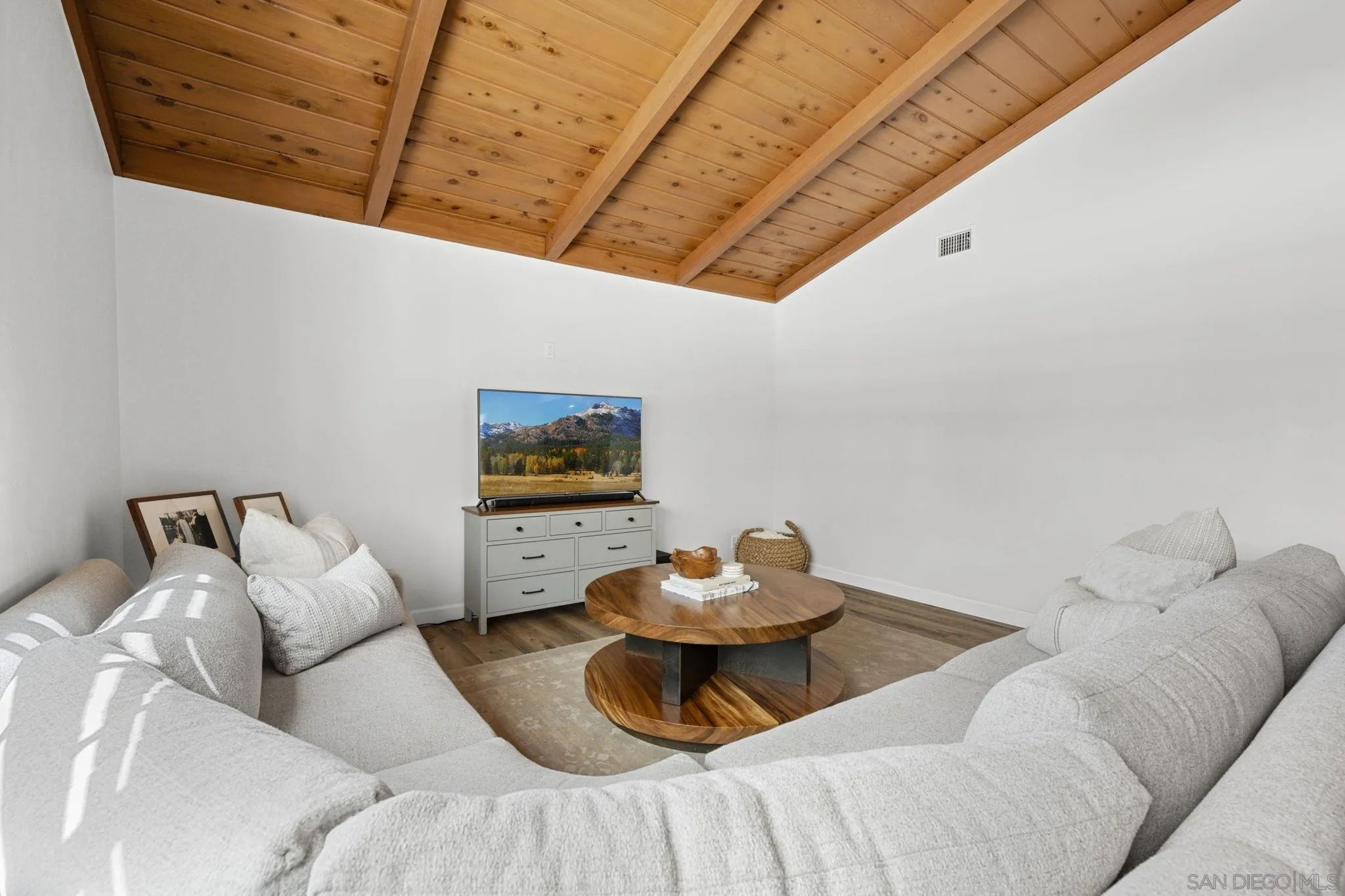 10933 Sunray Pl