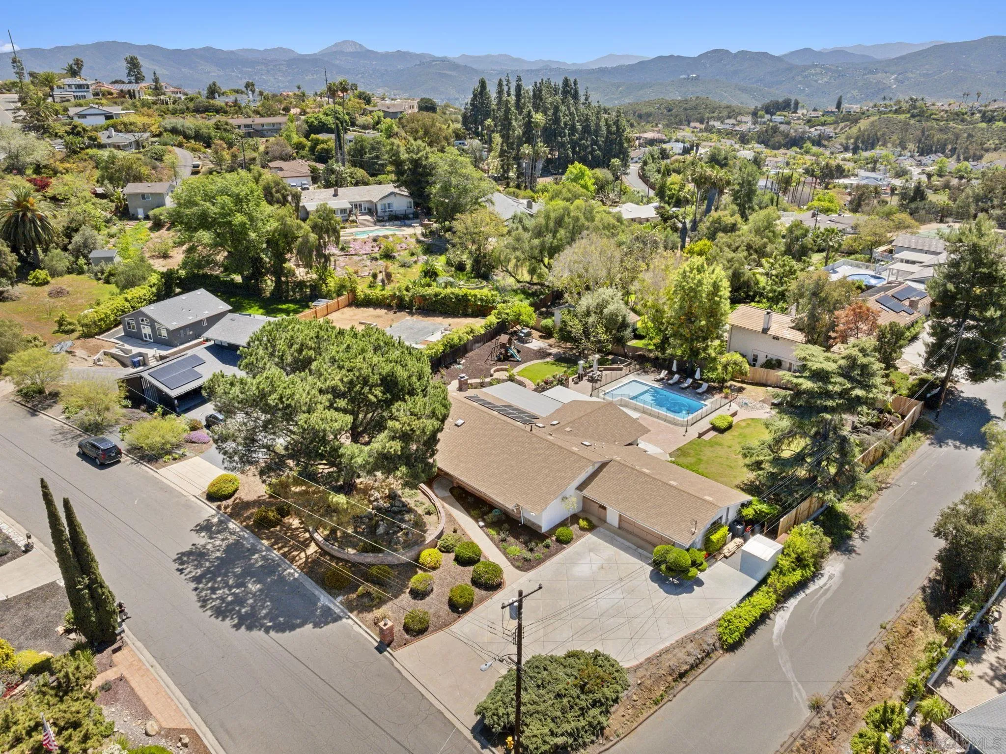 10933 Sunray Pl