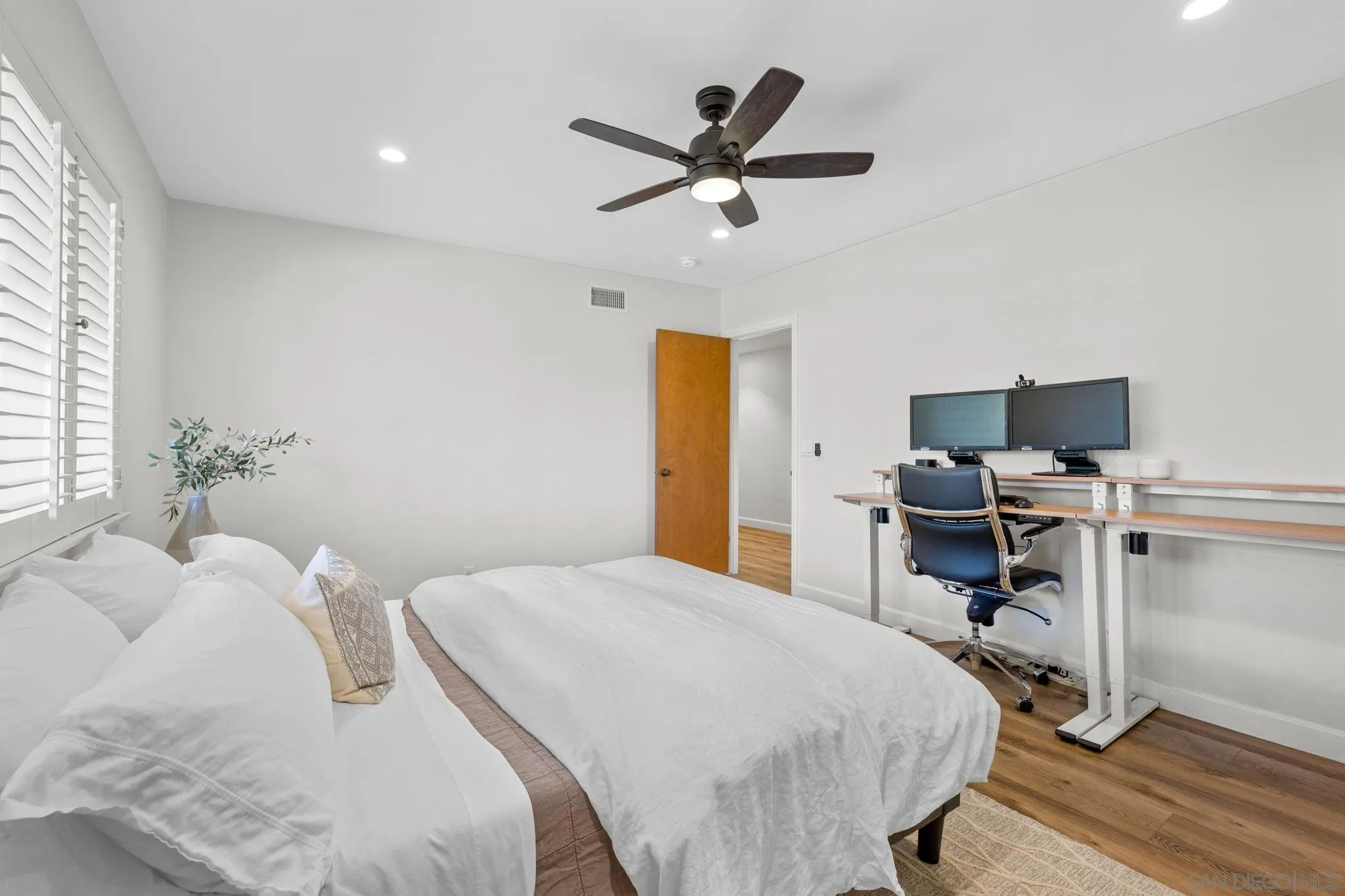 10933 Sunray Pl