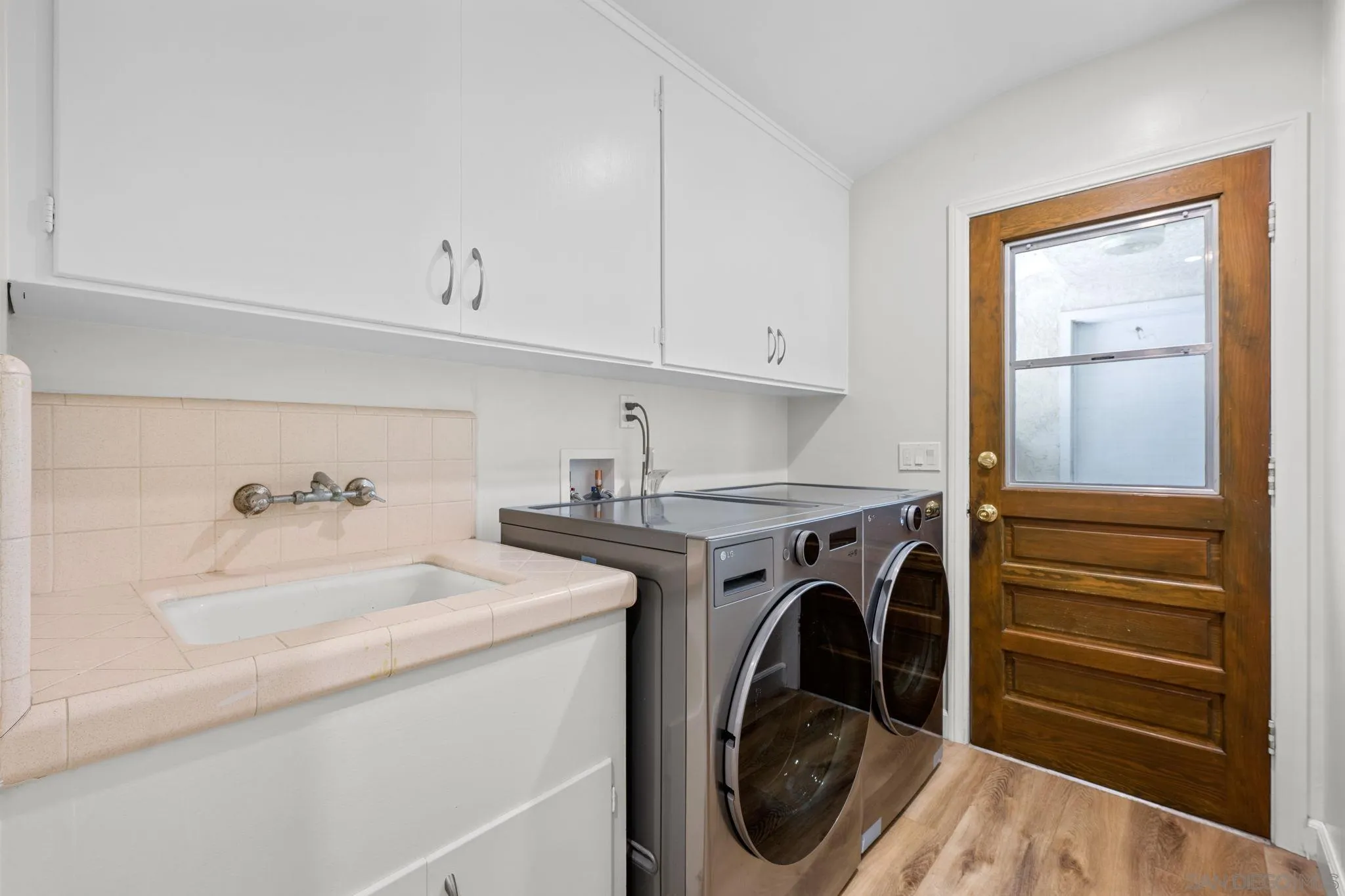 10933 Sunray Pl
