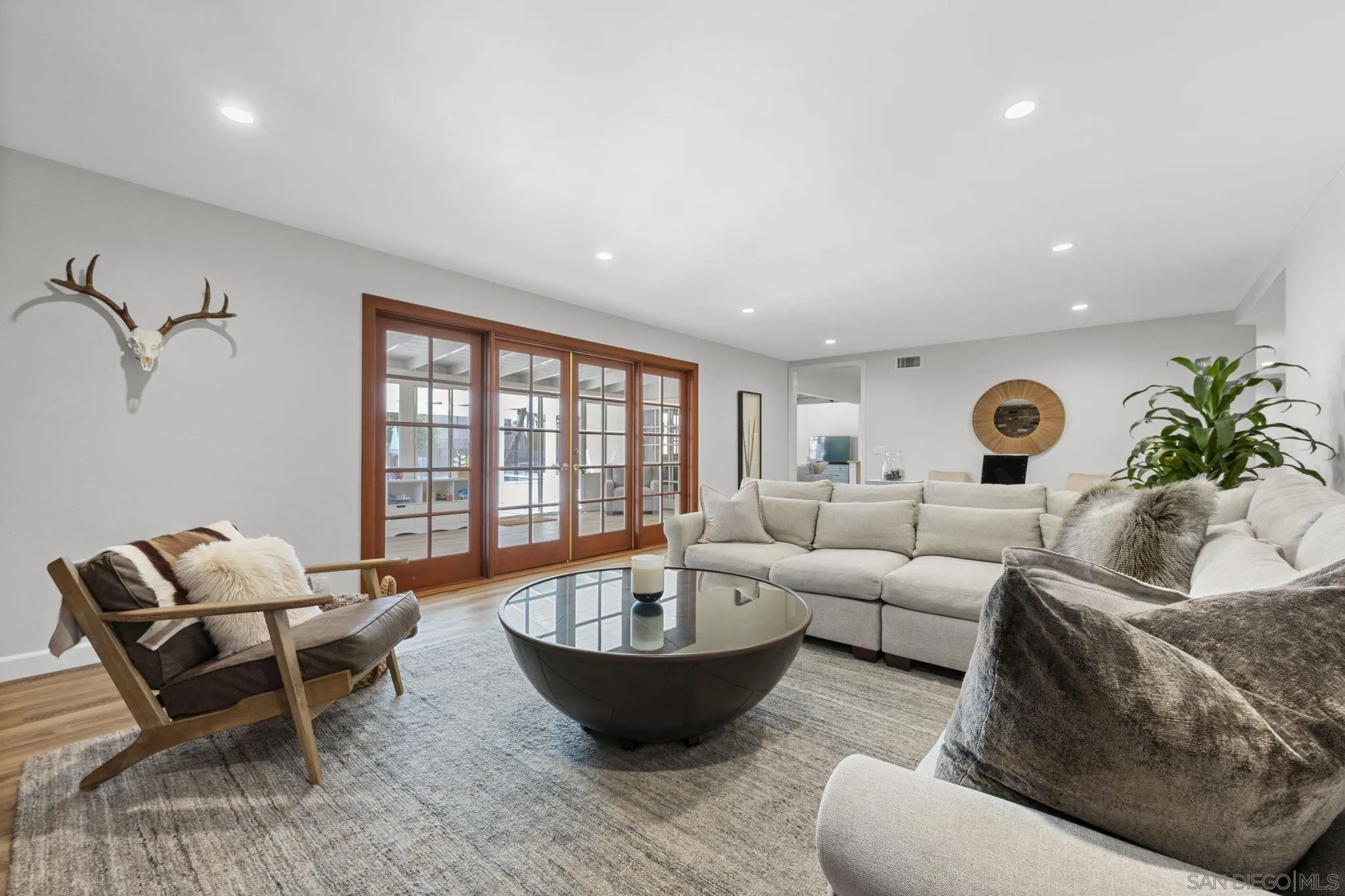 10933 Sunray Pl