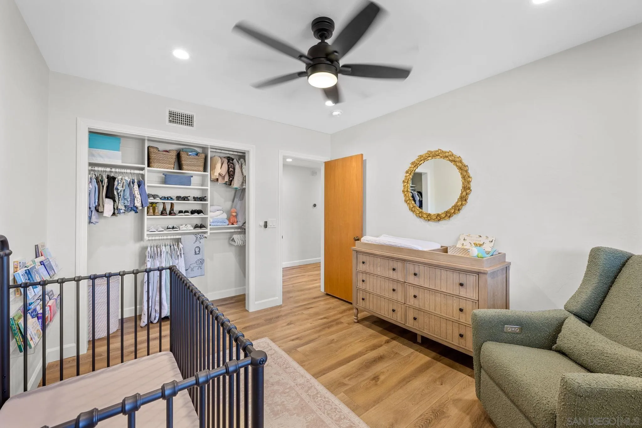 10933 Sunray Pl