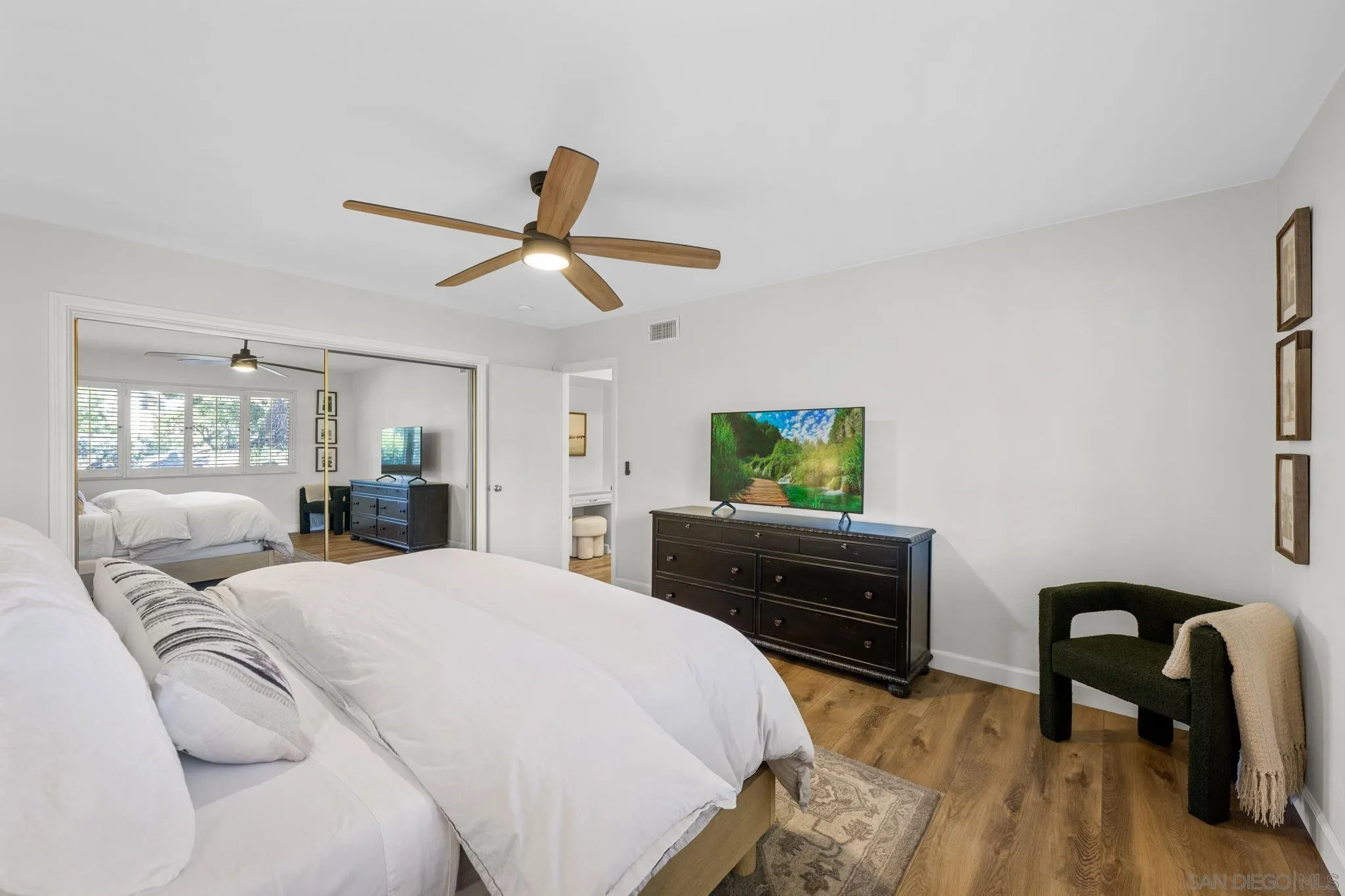 10933 Sunray Pl