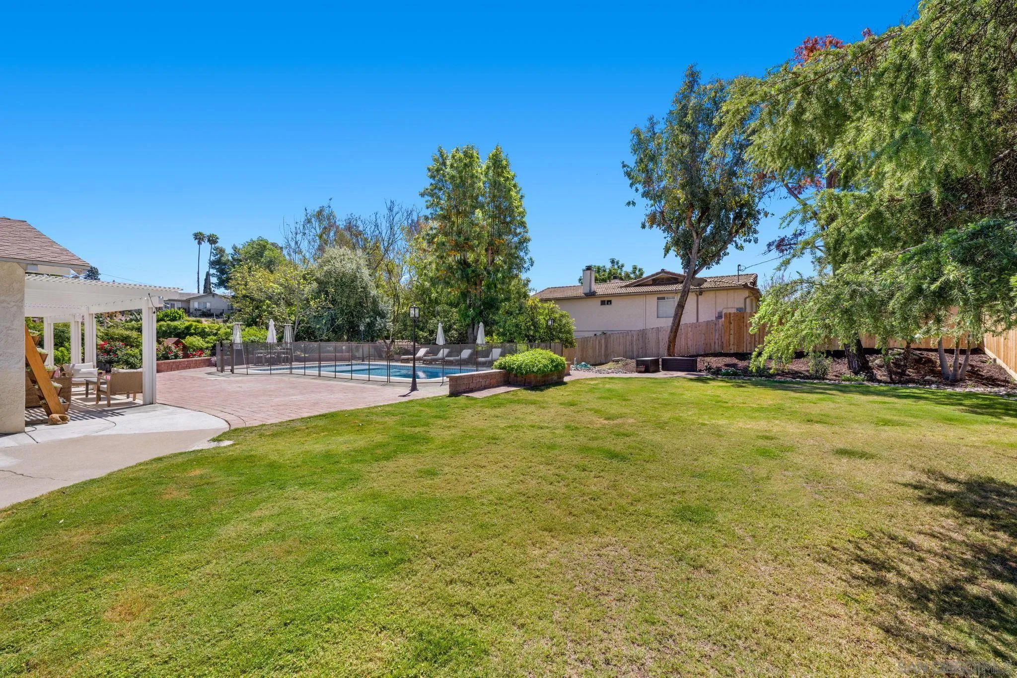 10933 Sunray Pl
