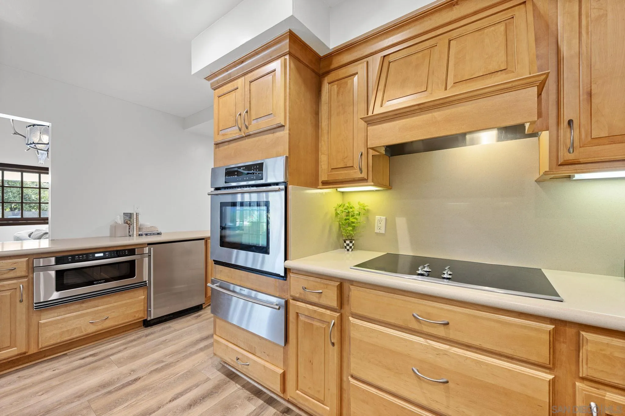 10933 Sunray Pl