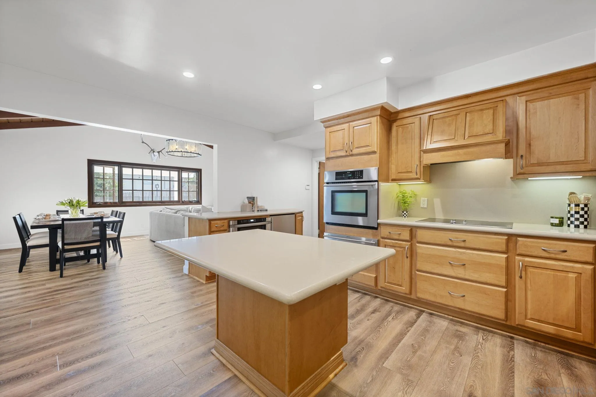 10933 Sunray Pl