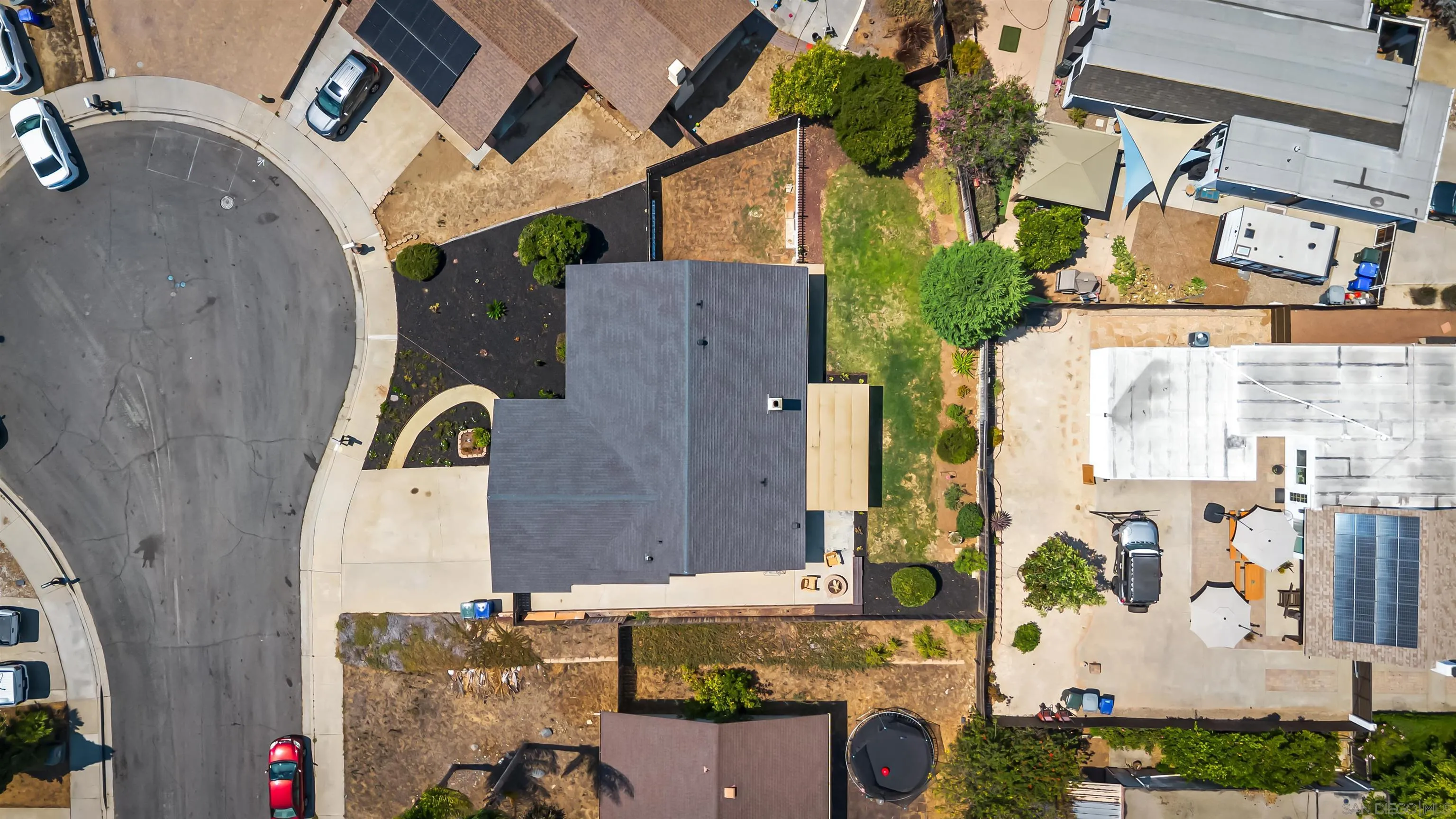 1414 Leslie Ct