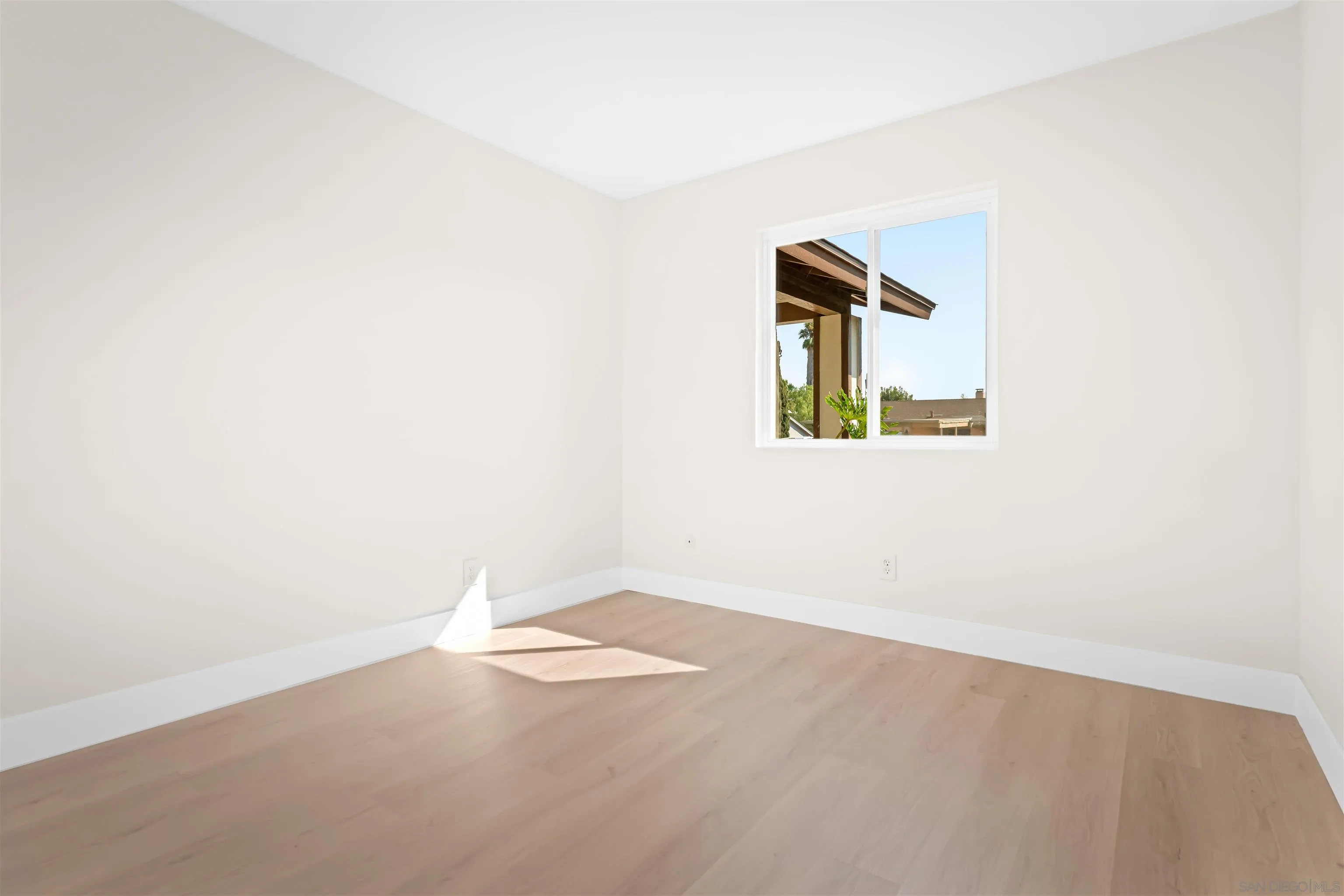 1414 Leslie Ct