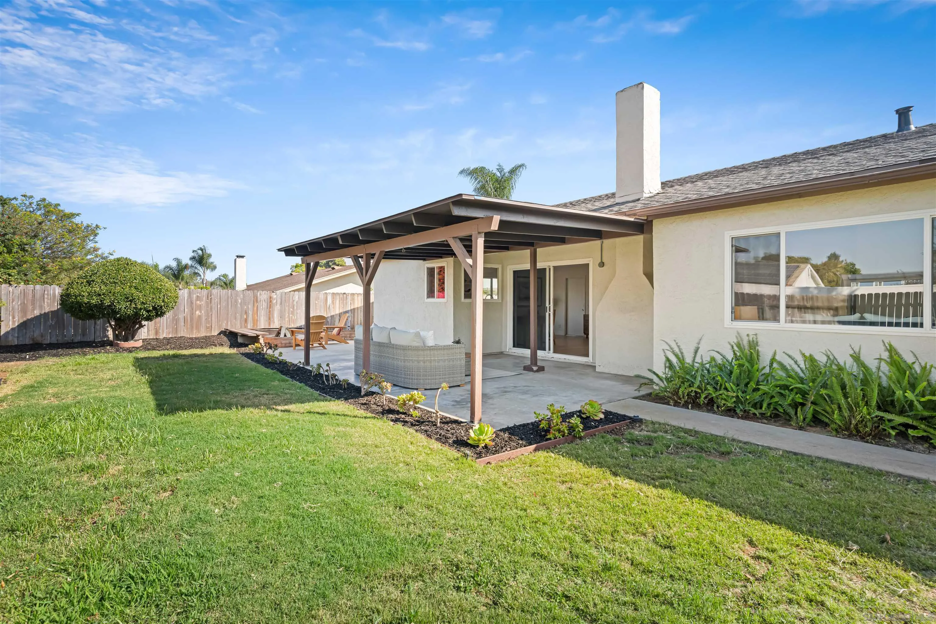 1414 Leslie Ct