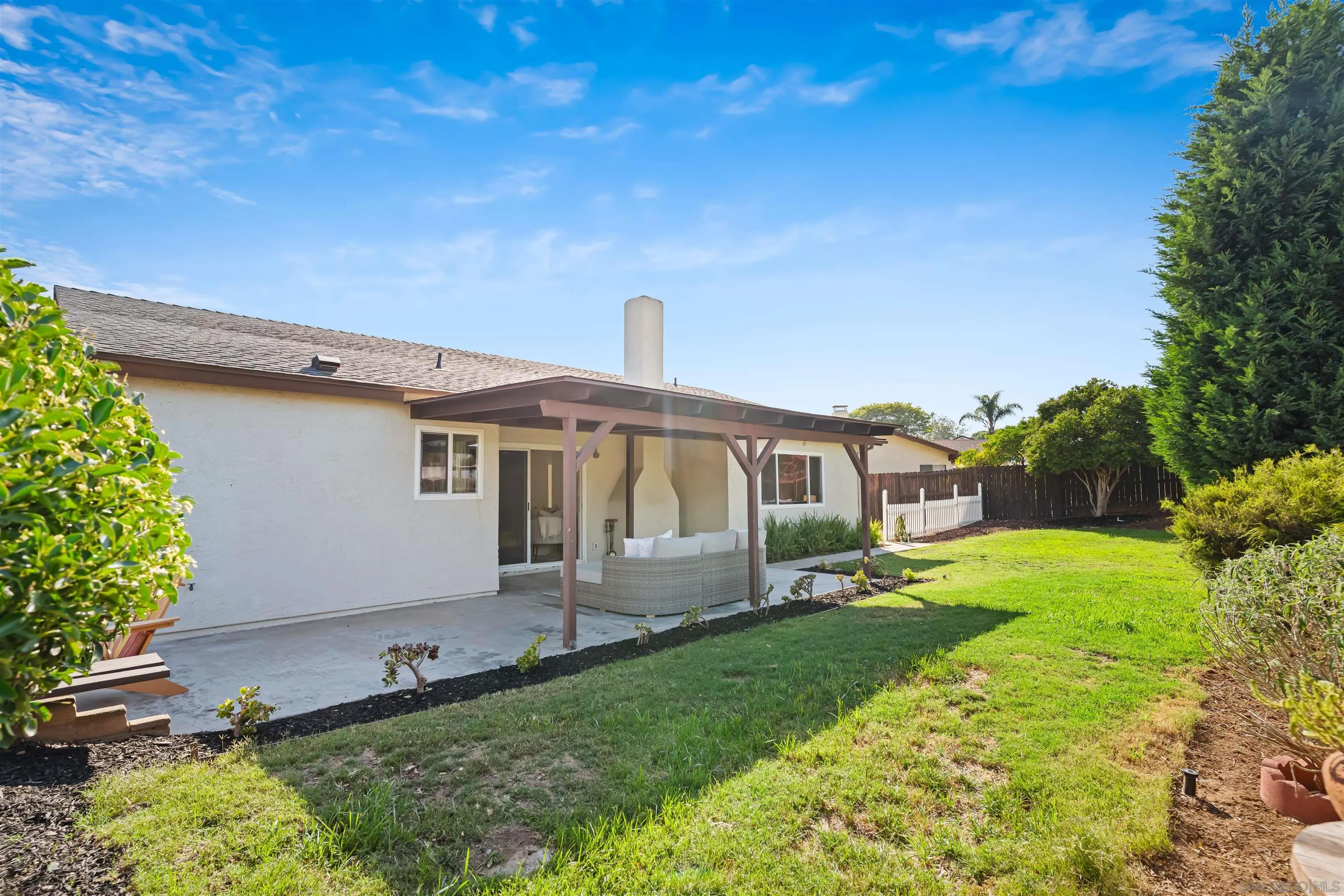1414 Leslie Ct