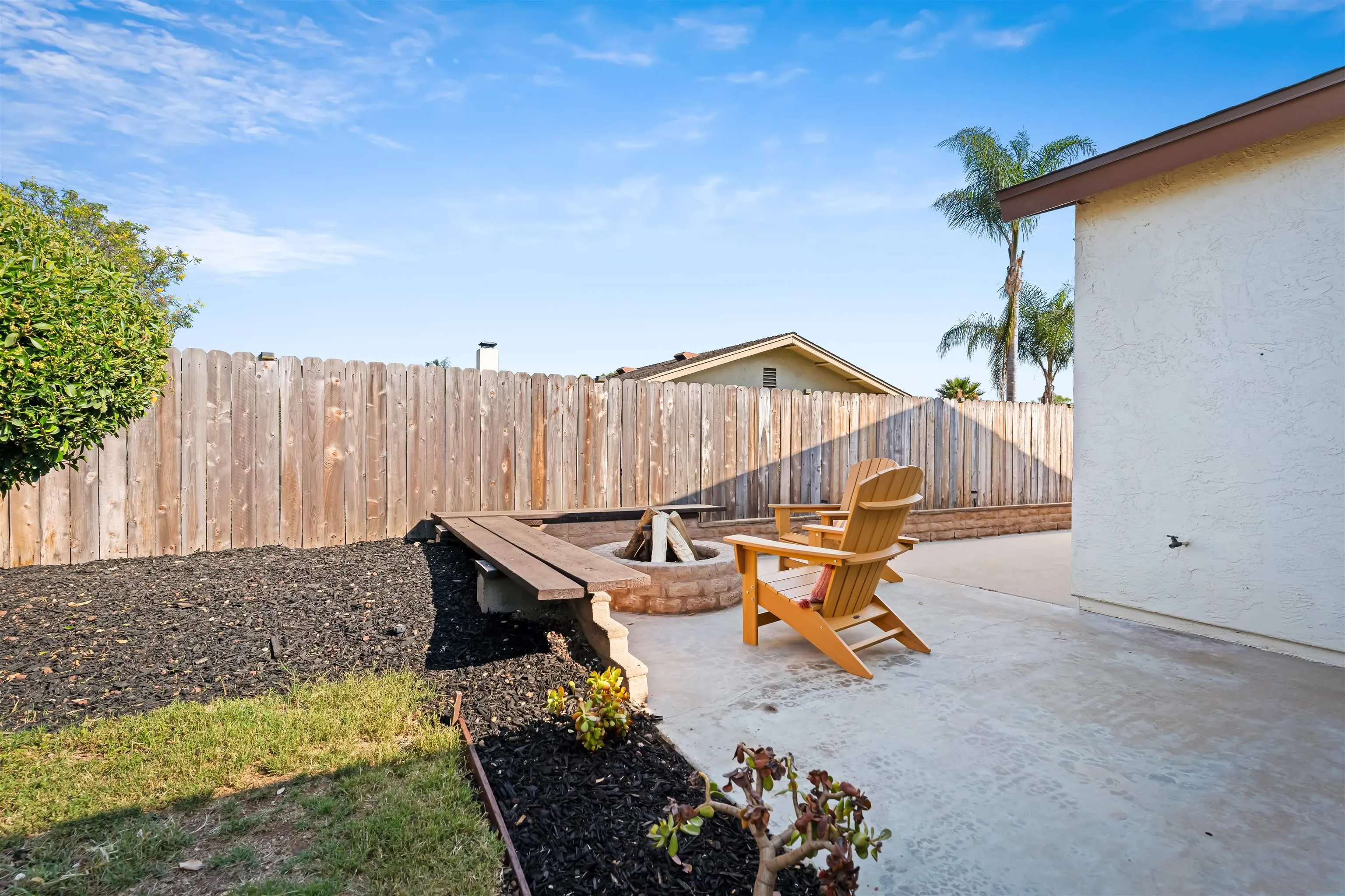 1414 Leslie Ct