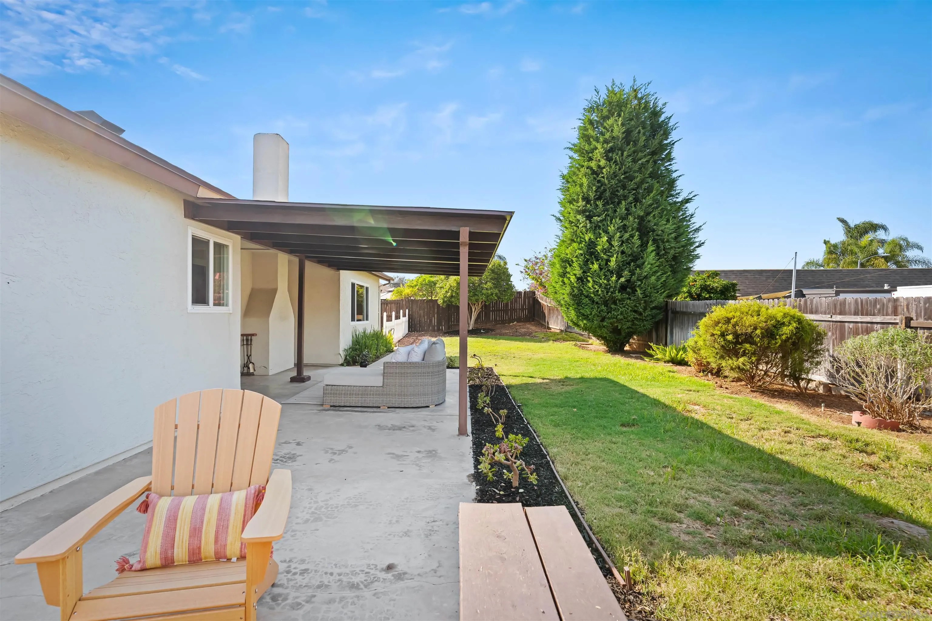 1414 Leslie Ct