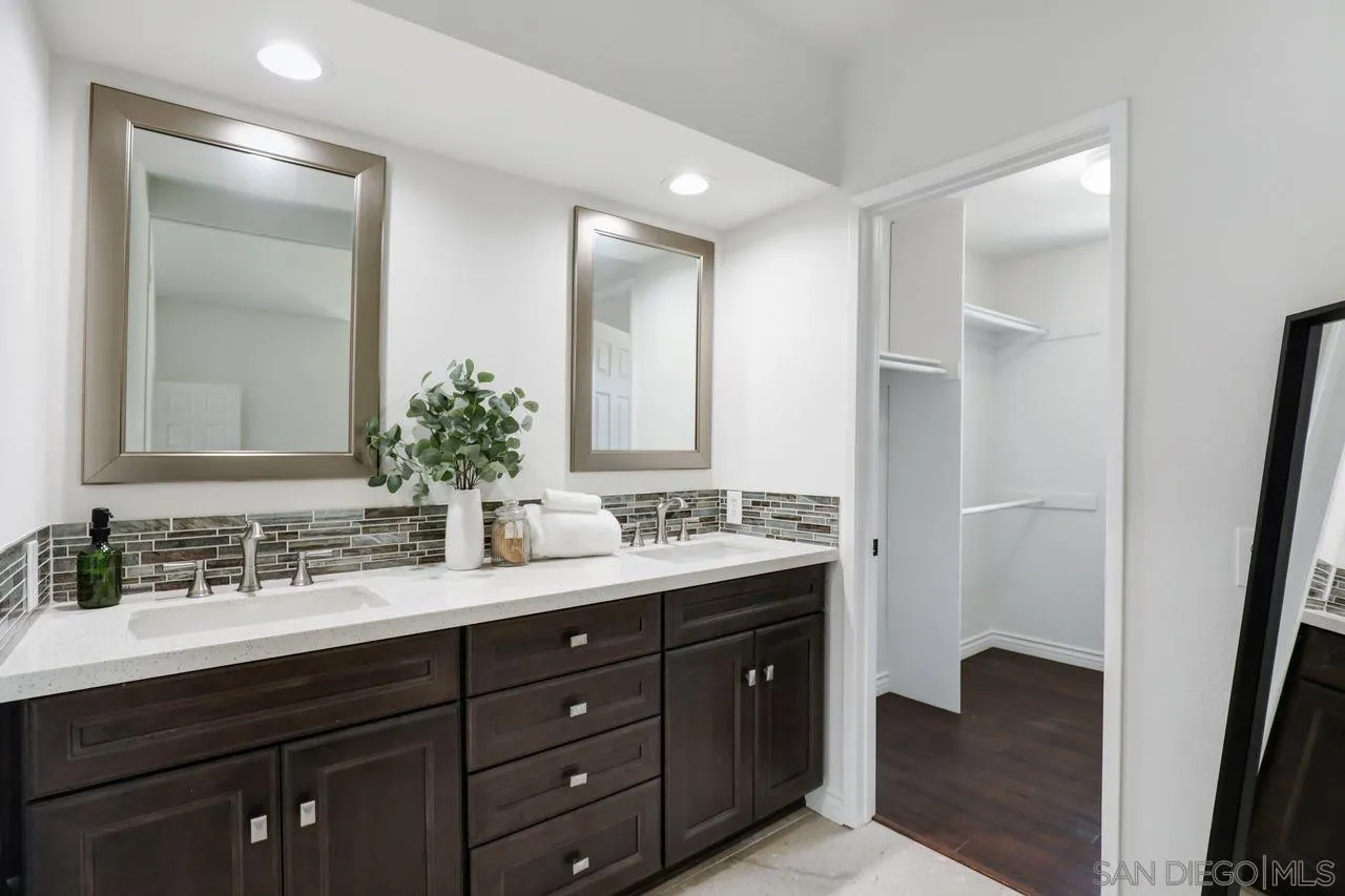 12709 Treeridge Ter