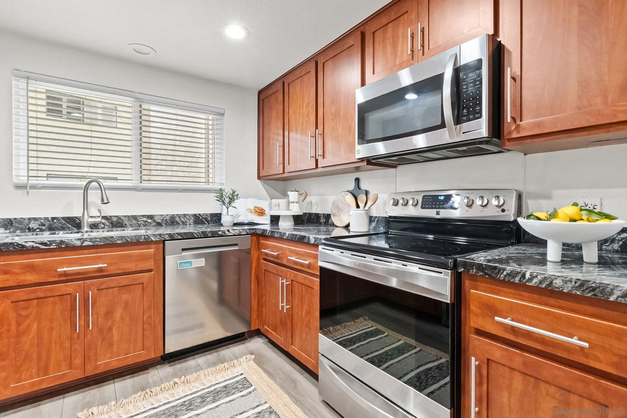 4235 Asher St Unit 14