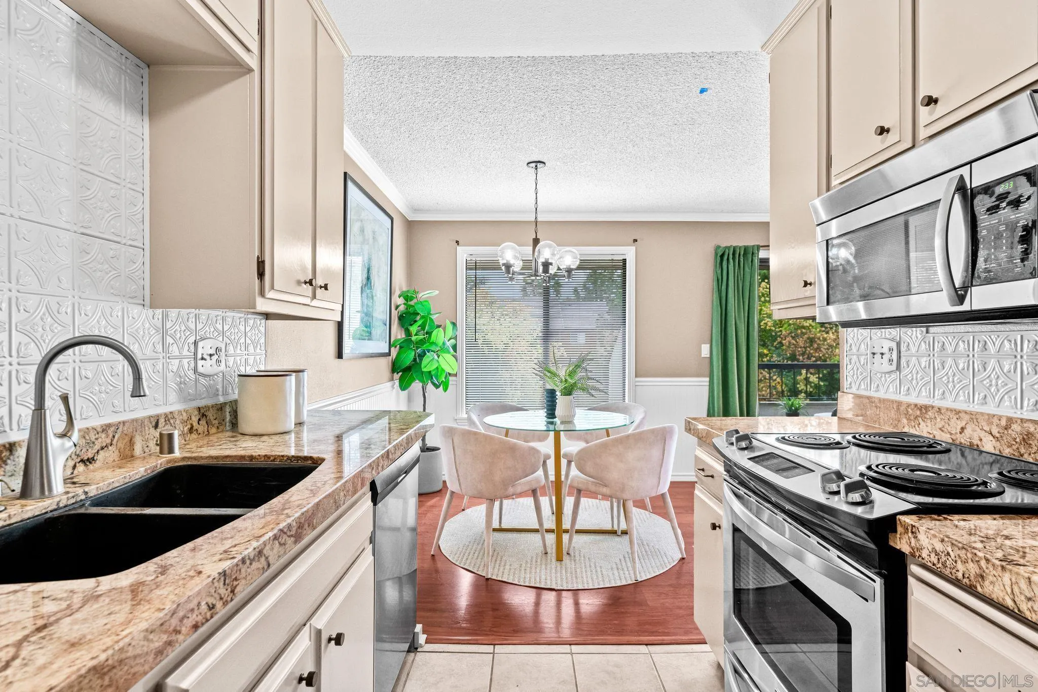 450 W W Vermont Ave Unit 104