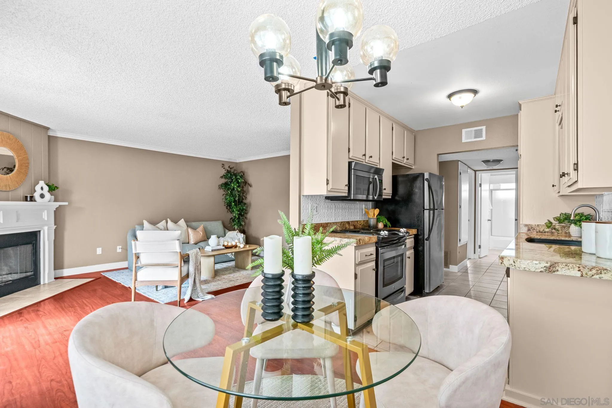 450 W W Vermont Ave Unit 104