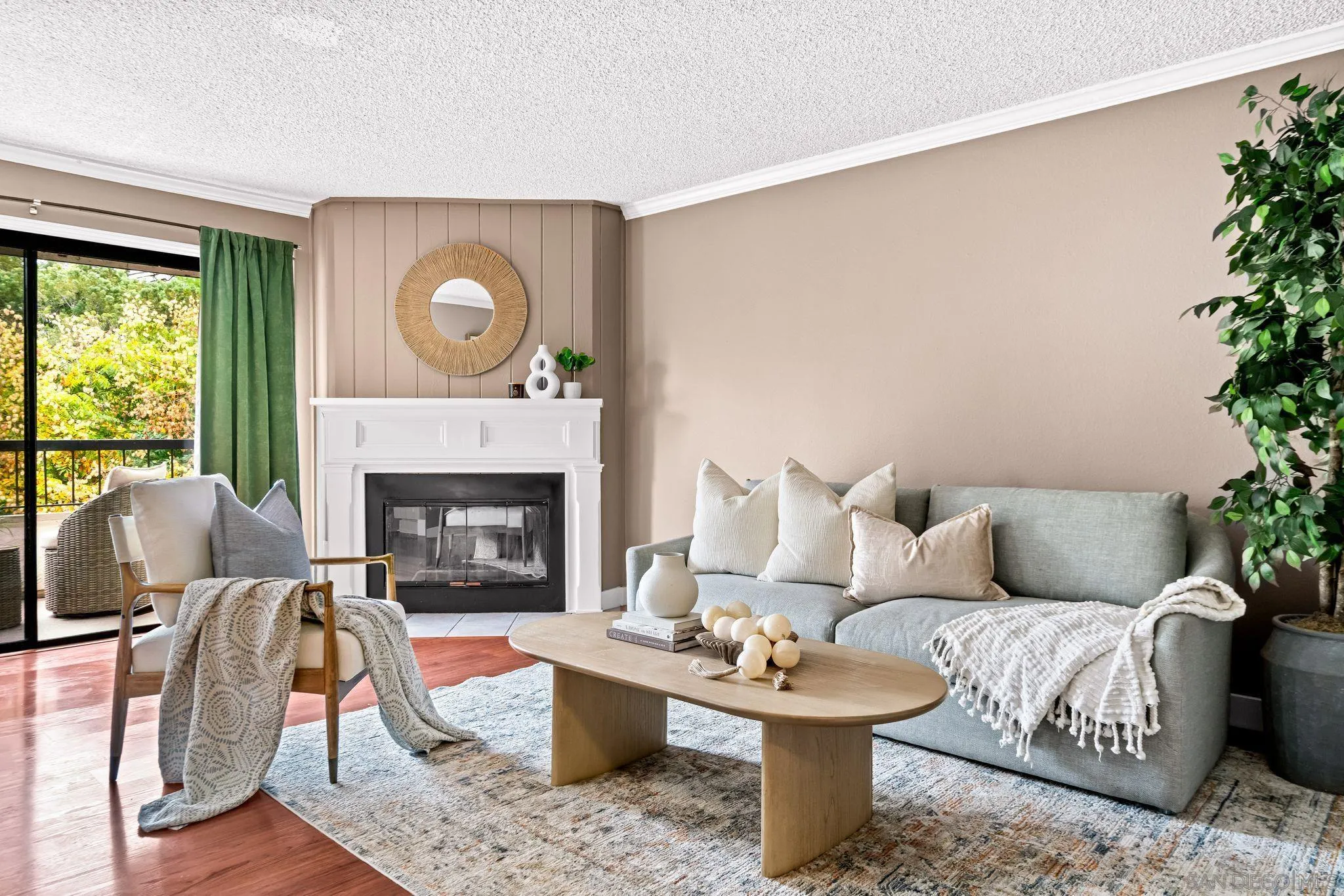 450 W W Vermont Ave Unit 104
