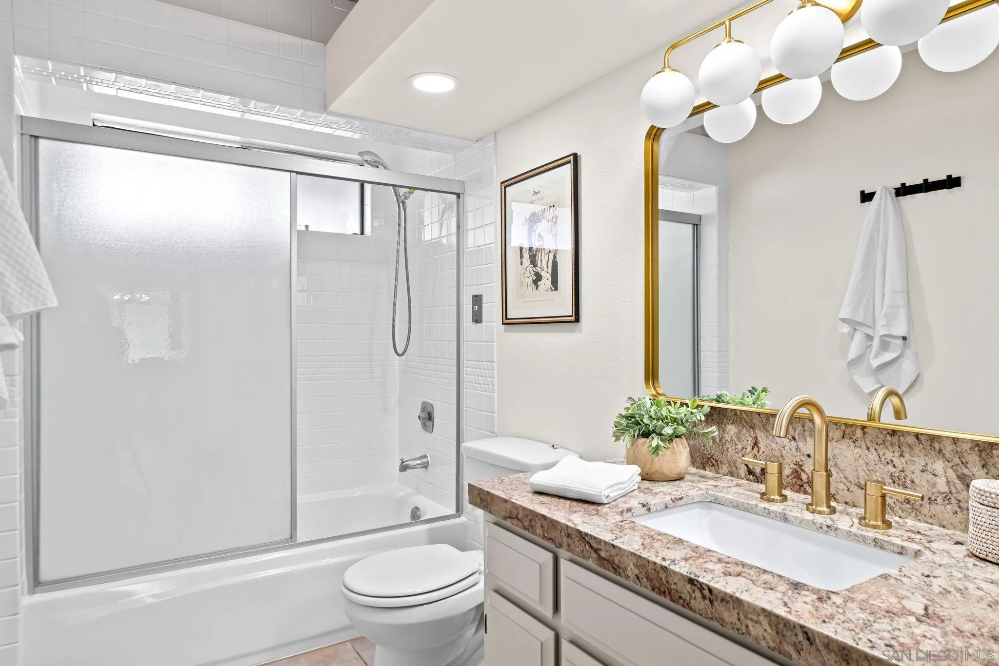 450 W W Vermont Ave Unit 104