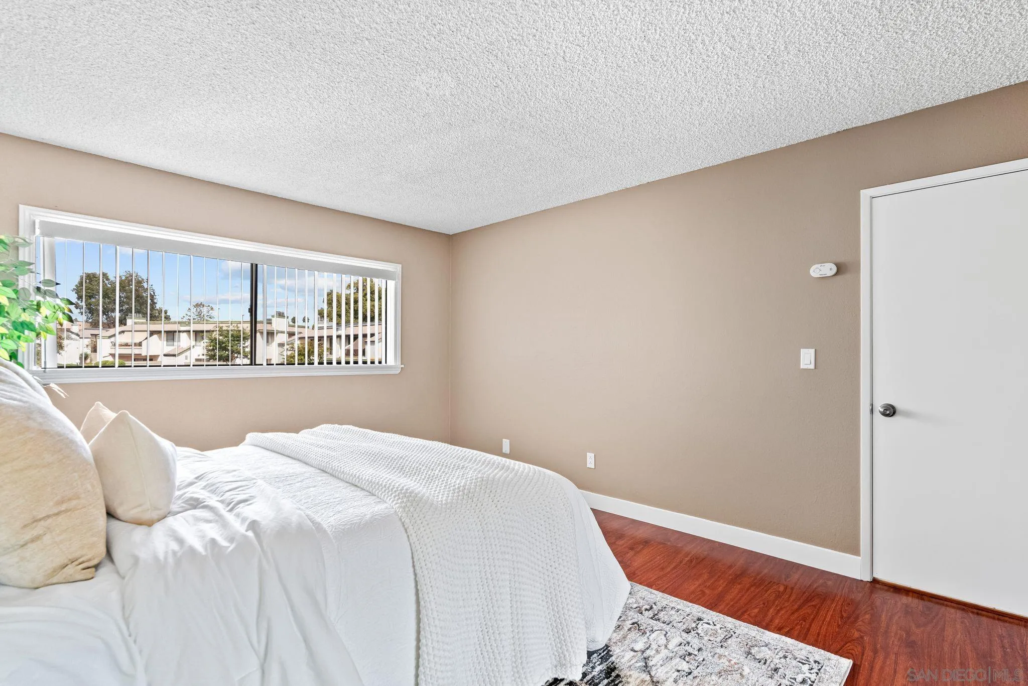 450 W W Vermont Ave Unit 104