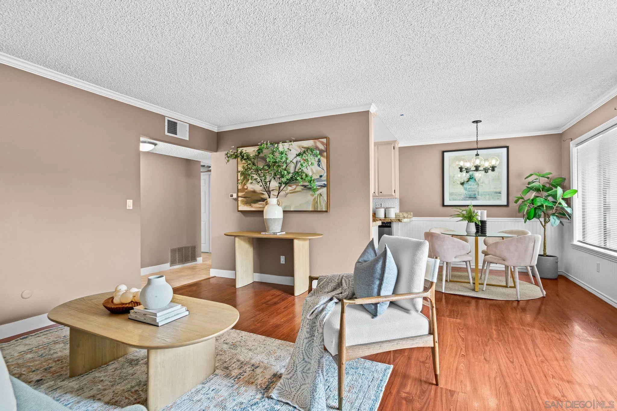 450 W W Vermont Ave Unit 104