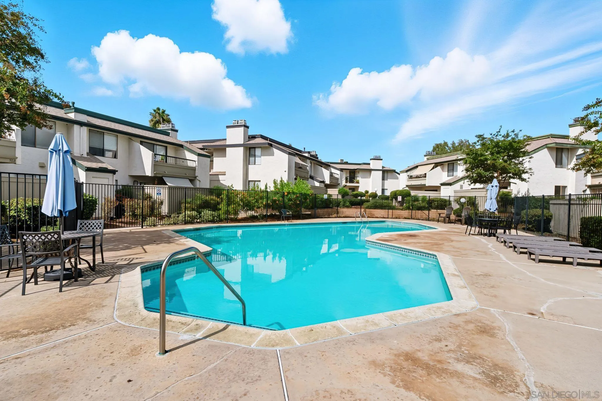 450 W W Vermont Ave Unit 104