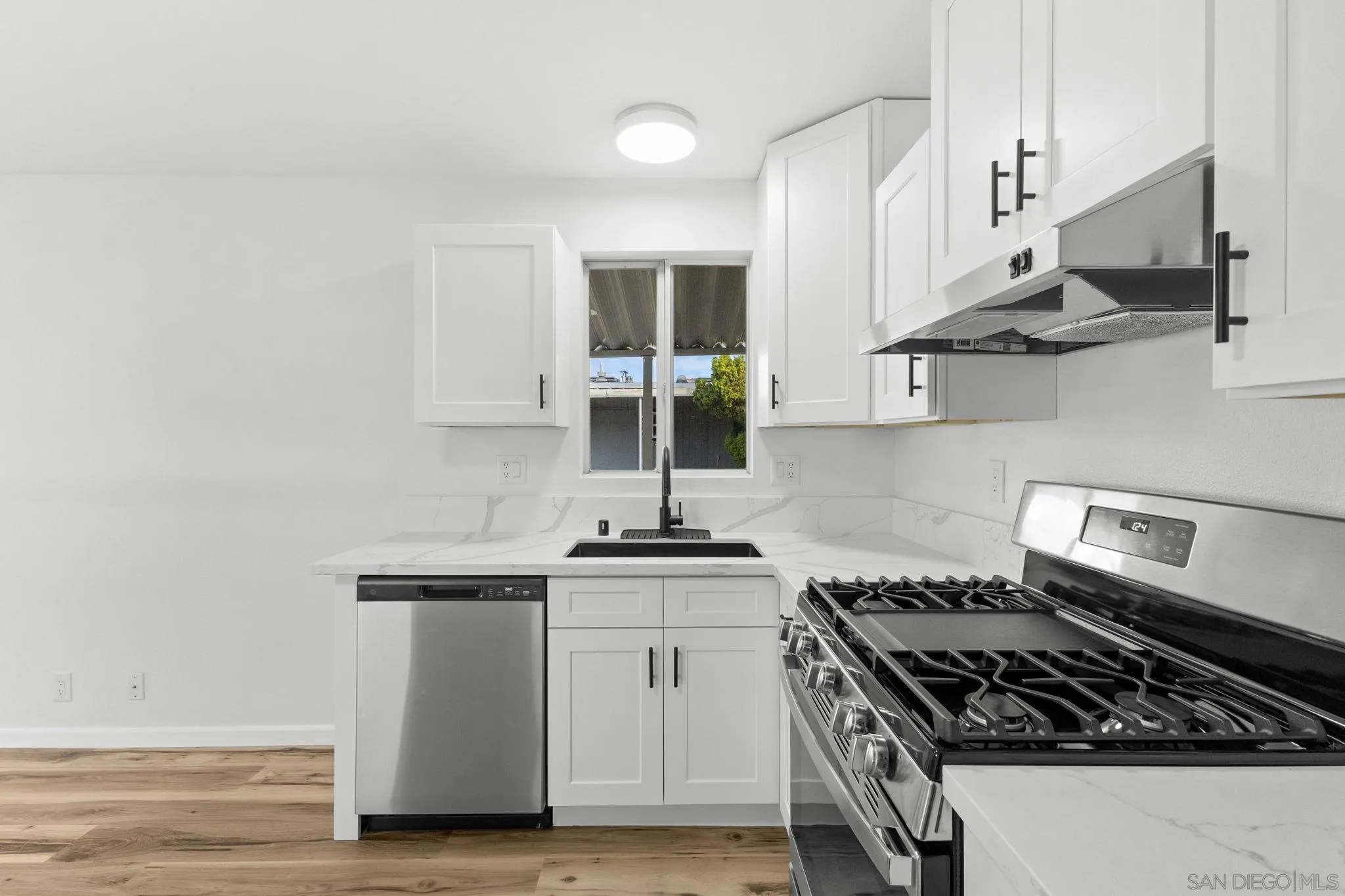 450 E Bradley Ave Unit 18